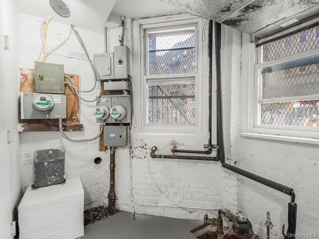 Single Family Longfellow Avenue Bronx, NY 10460, MLS-1032476-27