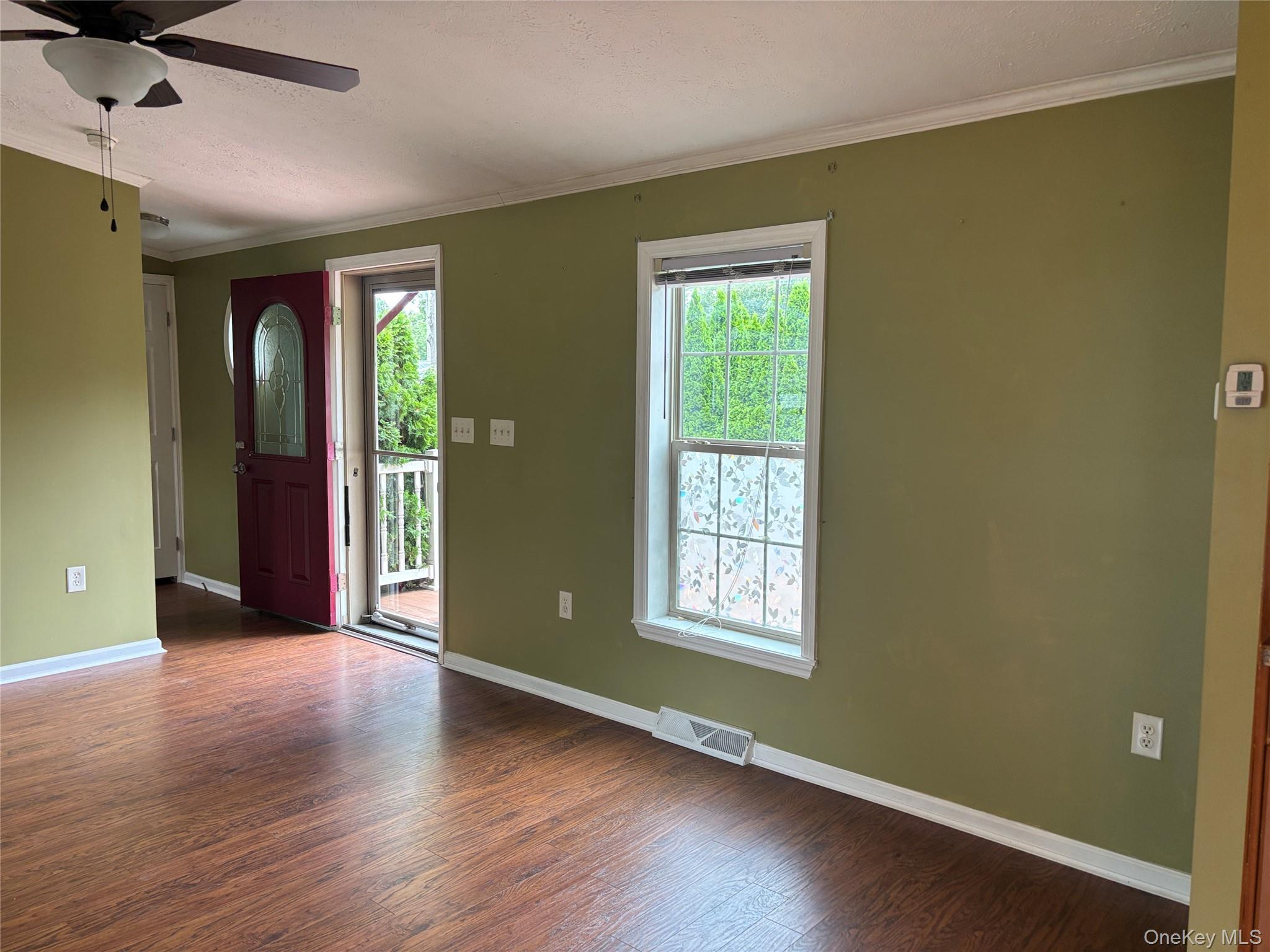 Single Family Old Country Road Suffolk County, NY 11901, MLS-1032525-10