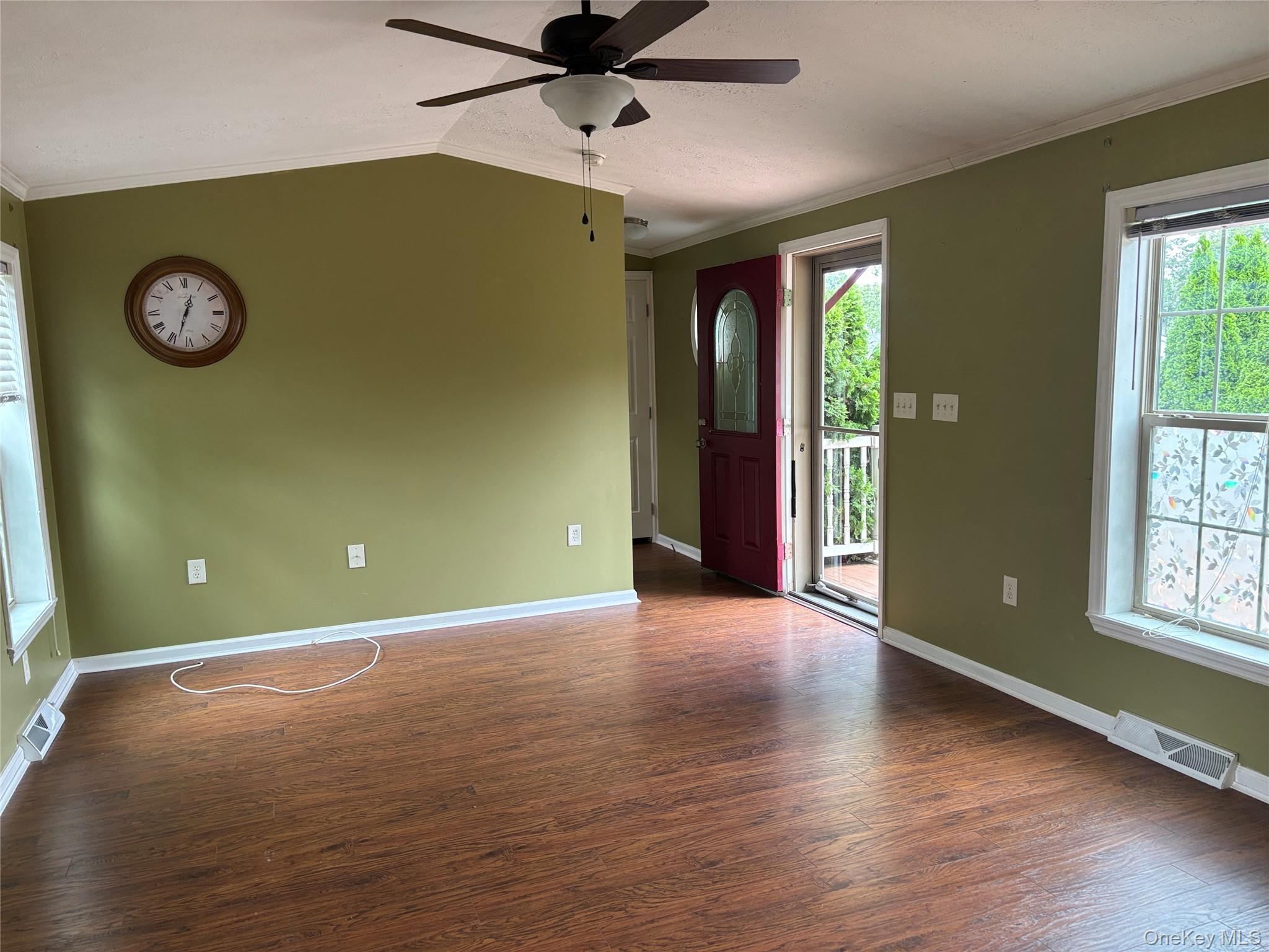 Single Family Old Country Road Suffolk County, NY 11901, MLS-1032525-15