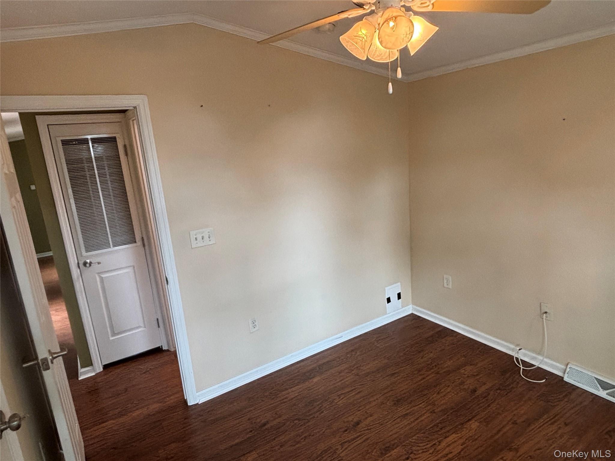 Single Family Old Country Road Suffolk County, NY 11901, MLS-1032525-19