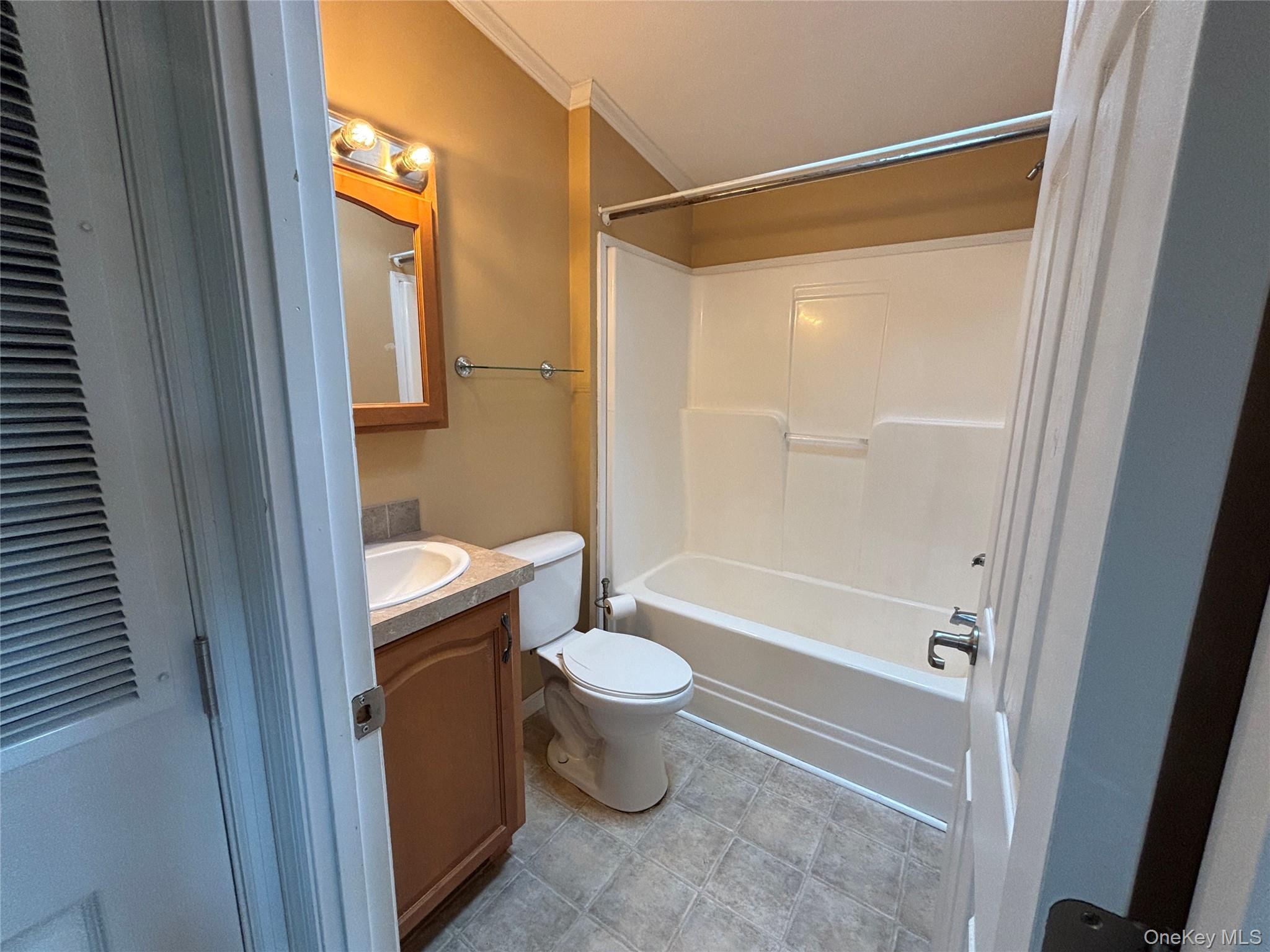 Single Family Old Country Road Suffolk County, NY 11901, MLS-1032525-24