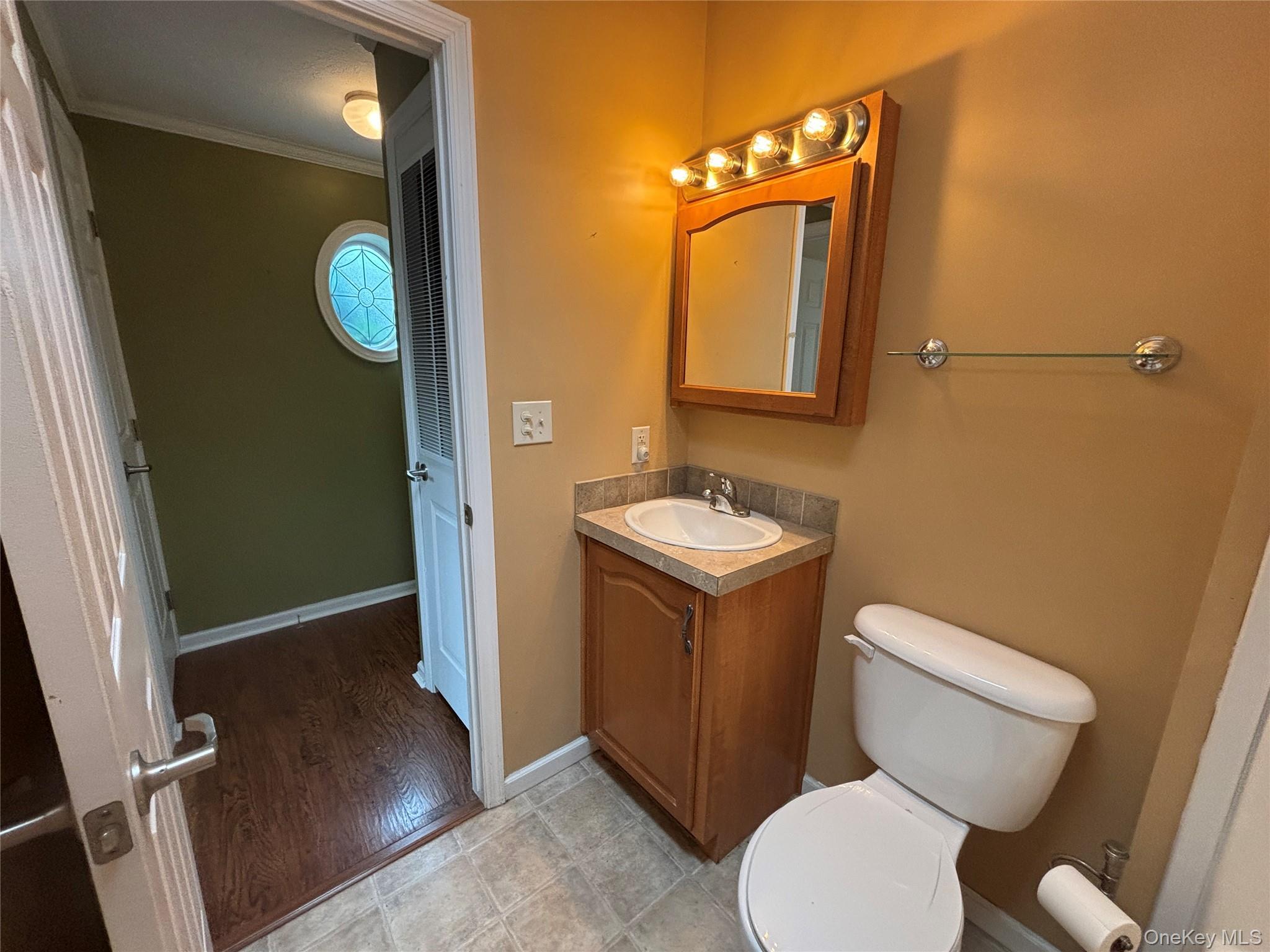 Single Family Old Country Road Suffolk County, NY 11901, MLS-1032525-25