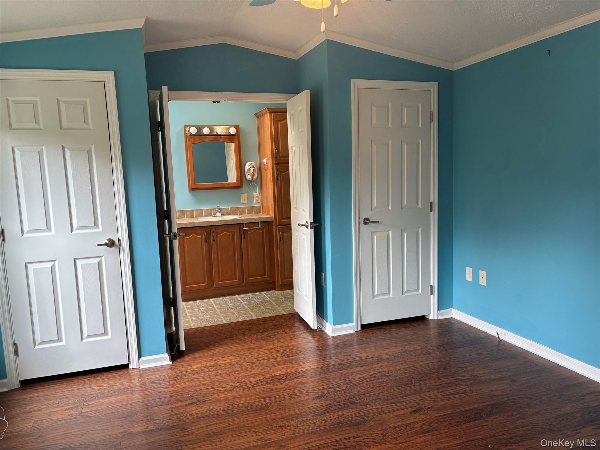 Single Family Old Country Road Suffolk County, NY 11901, MLS-1032525-29