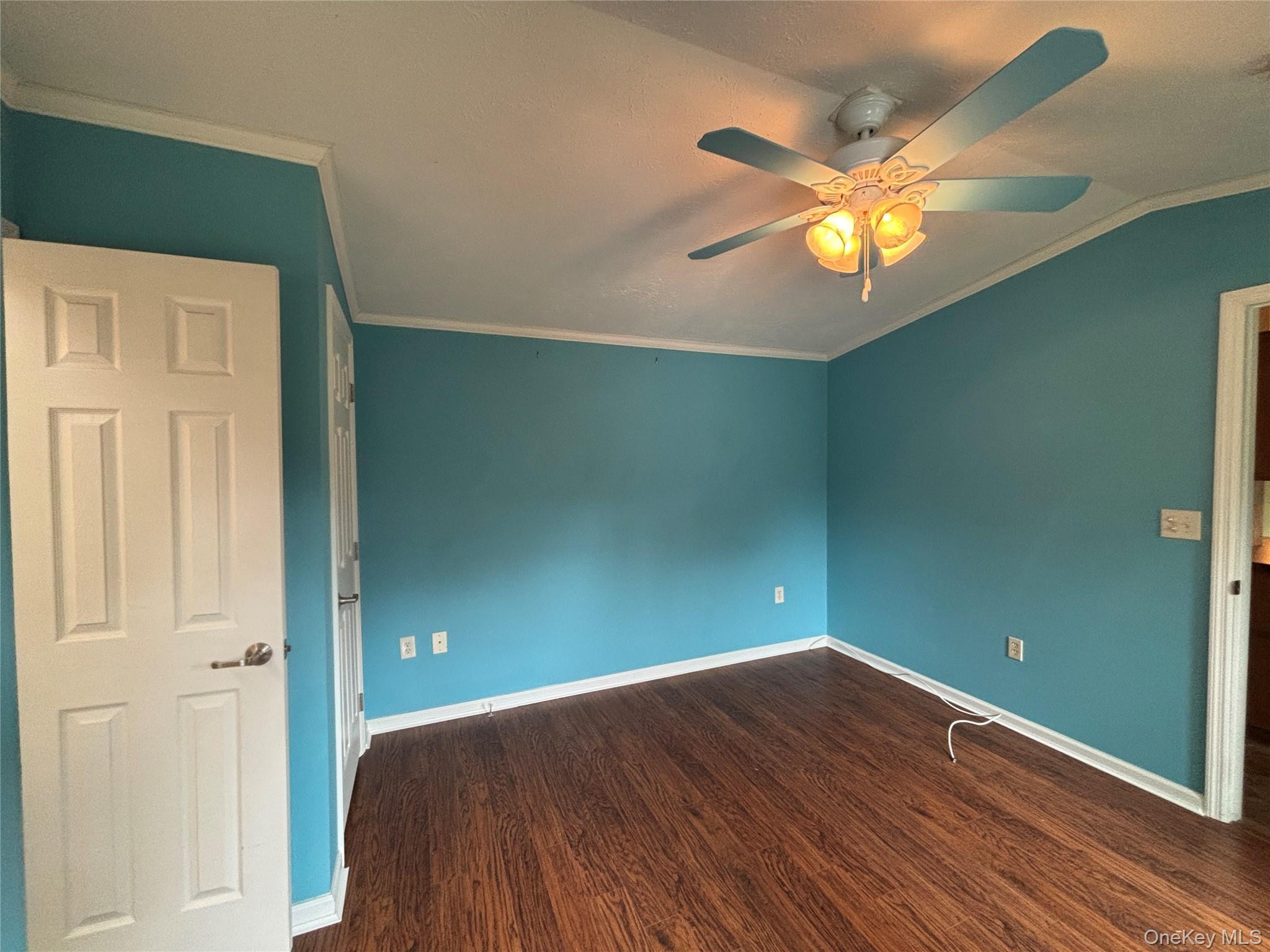 Single Family Old Country Road Suffolk County, NY 11901, MLS-1032525-30