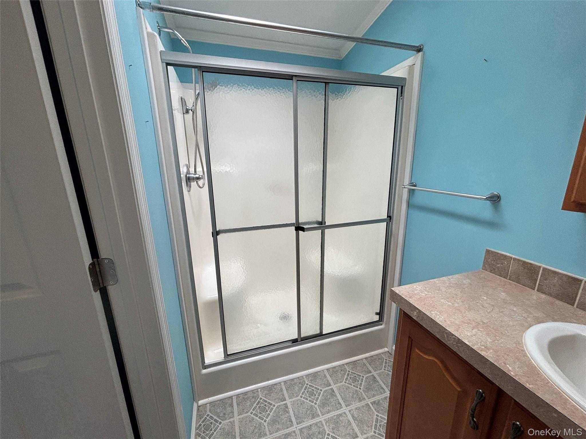 Single Family Old Country Road Suffolk County, NY 11901, MLS-1032525-33