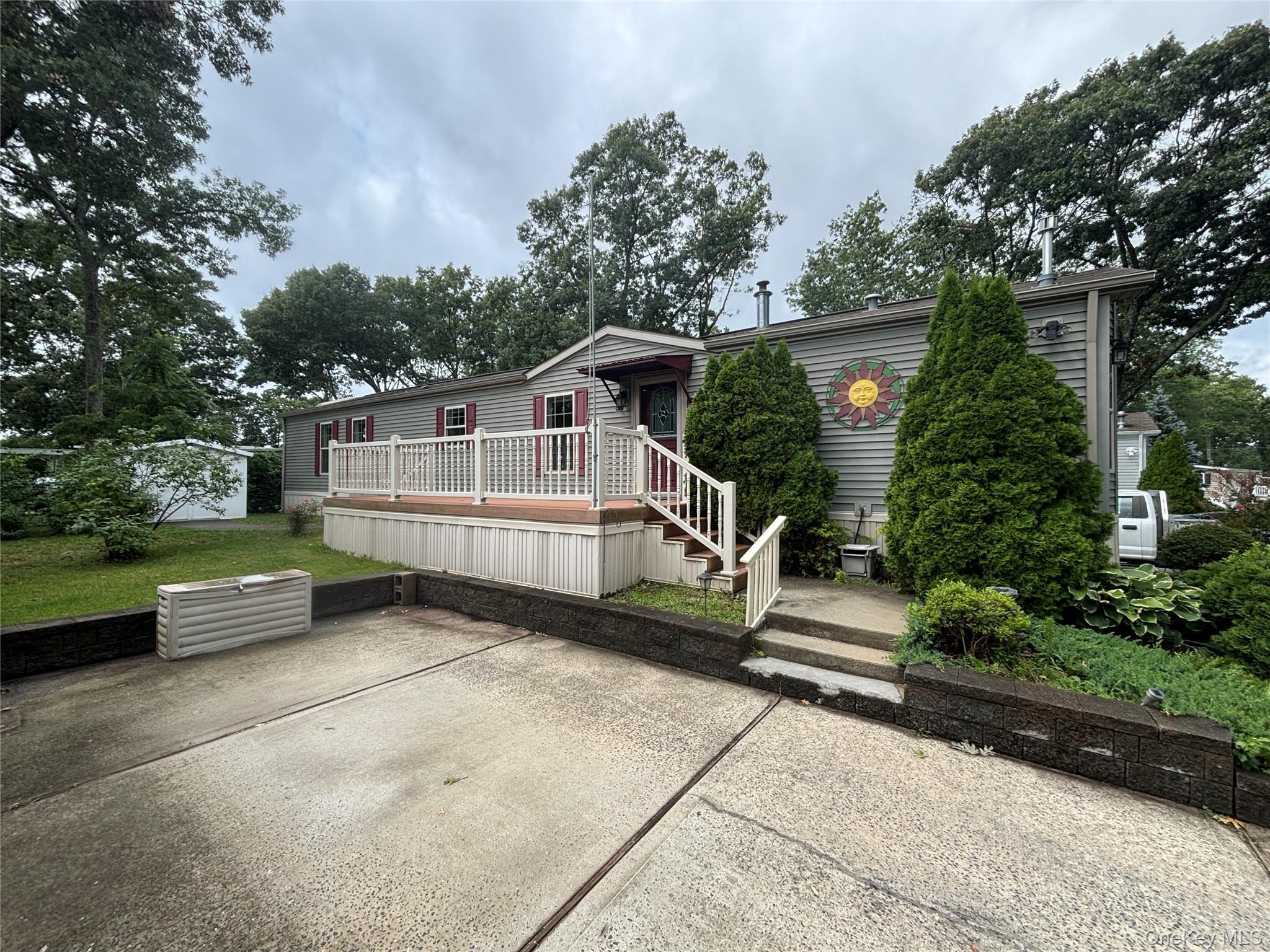 Single Family Old Country Road Suffolk County, NY 11901, MLS-1032525-4