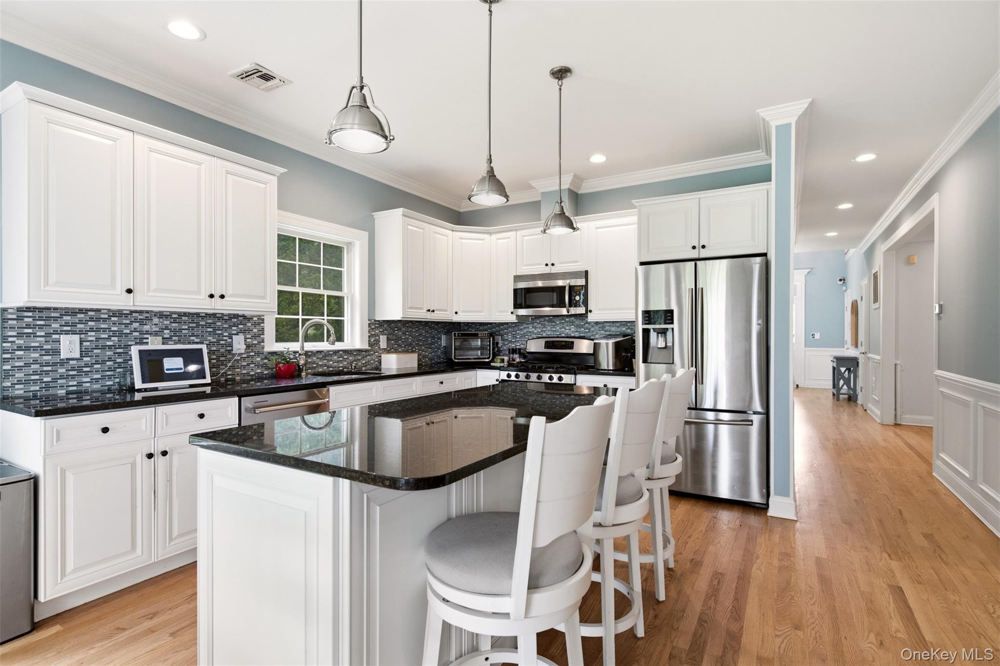 Single Family Eatons Neck Road  Suffolk County, NY 11768, MLS-1032526-9