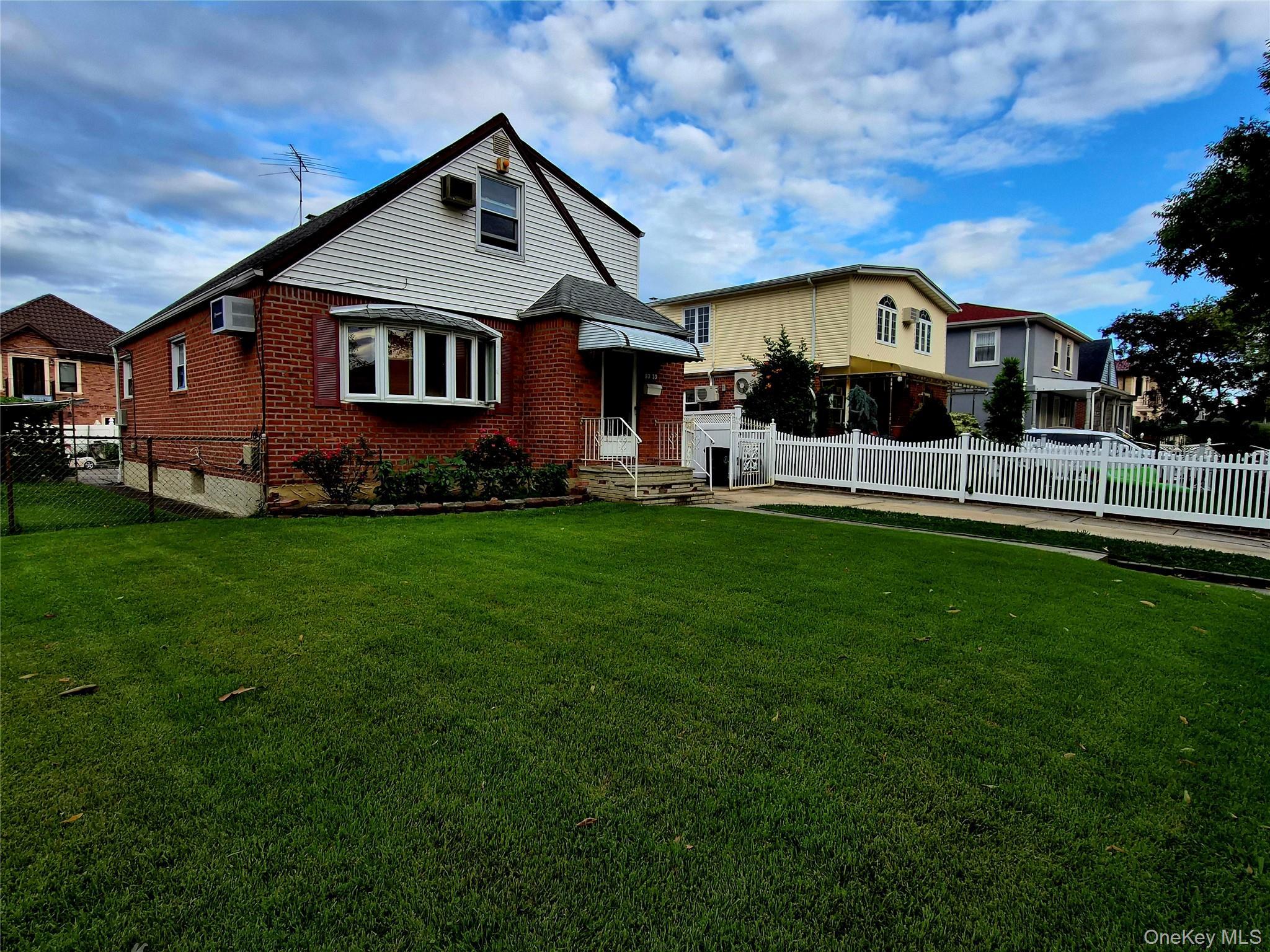 Single Family 251st Street Queens, NY 11426, MLS-1032529-3