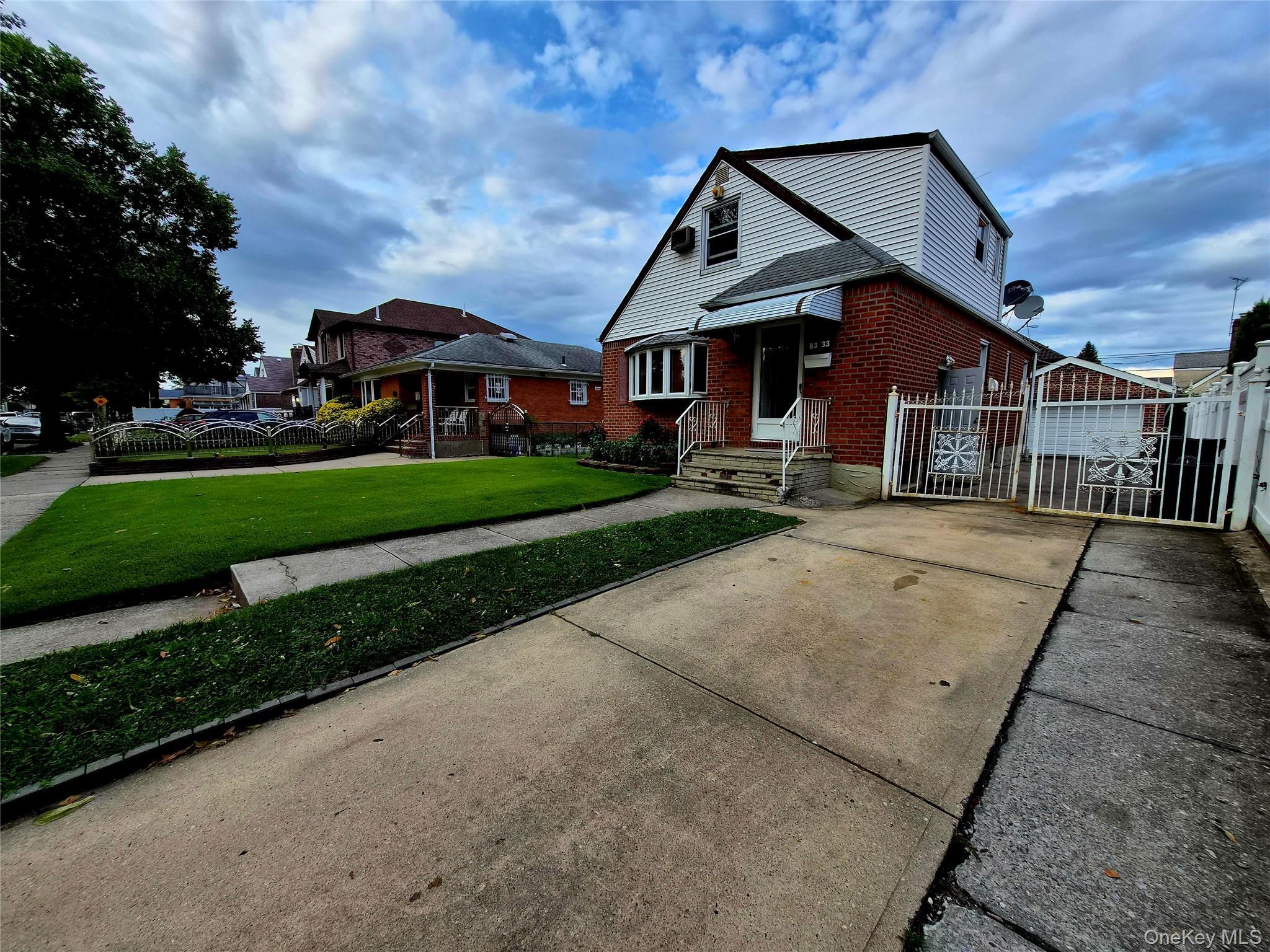 Single Family 251st Street Queens, NY 11426, MLS-1032529-4