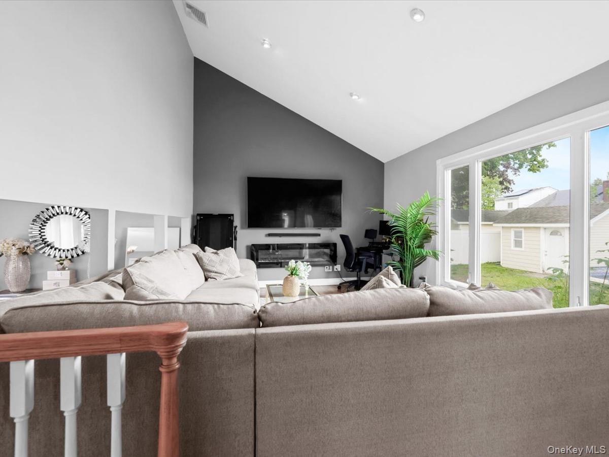 Single Family W 22nd Street  Suffolk County, NY 11729, MLS-1032535-9