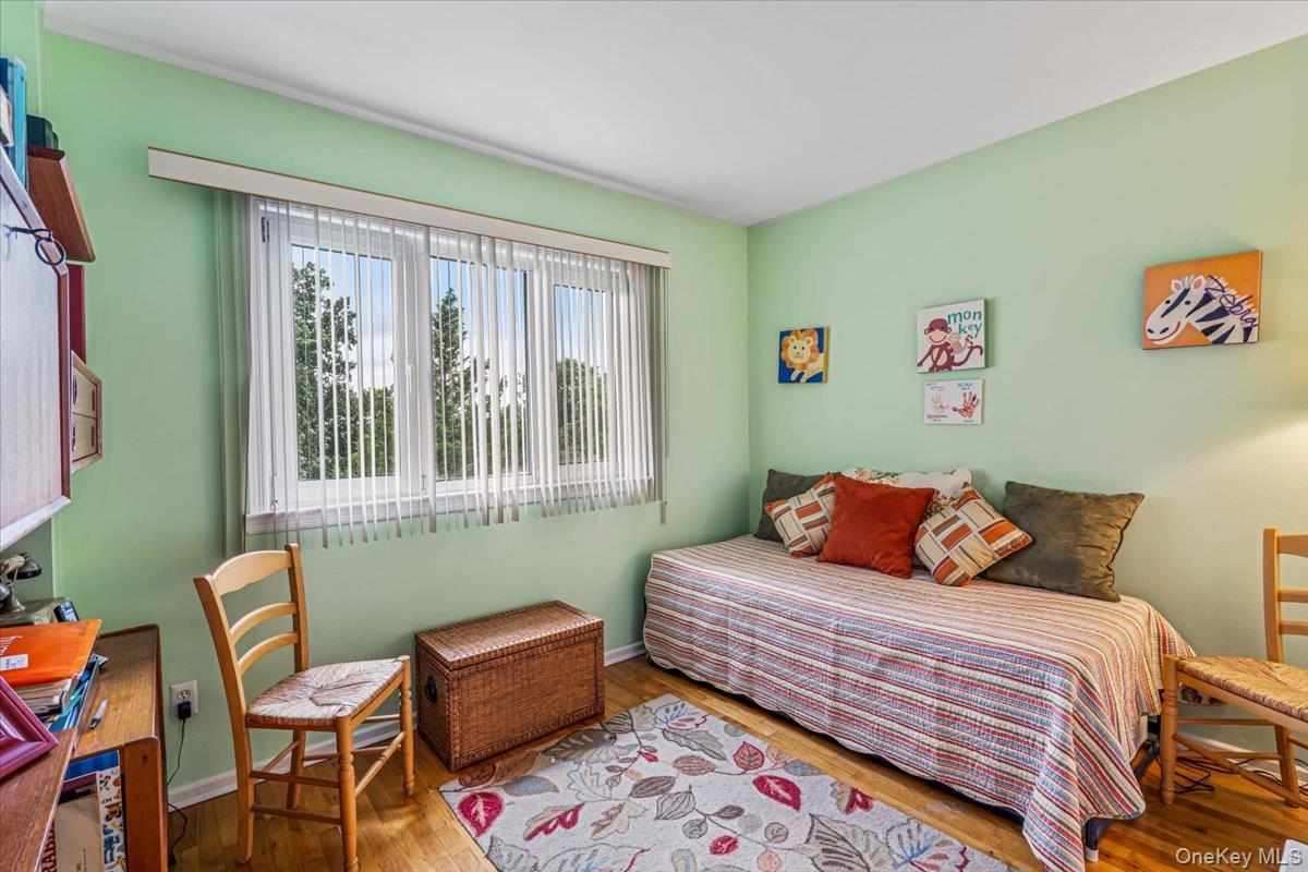 Single Family Hillcrest Avenue Queens, NY 11363, MLS-1032539-18