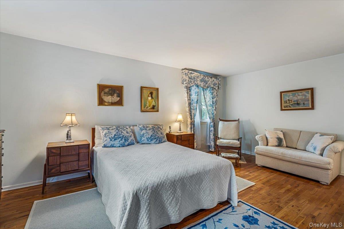 Single Family Hillcrest Avenue Queens, NY 11363, MLS-1032539-21