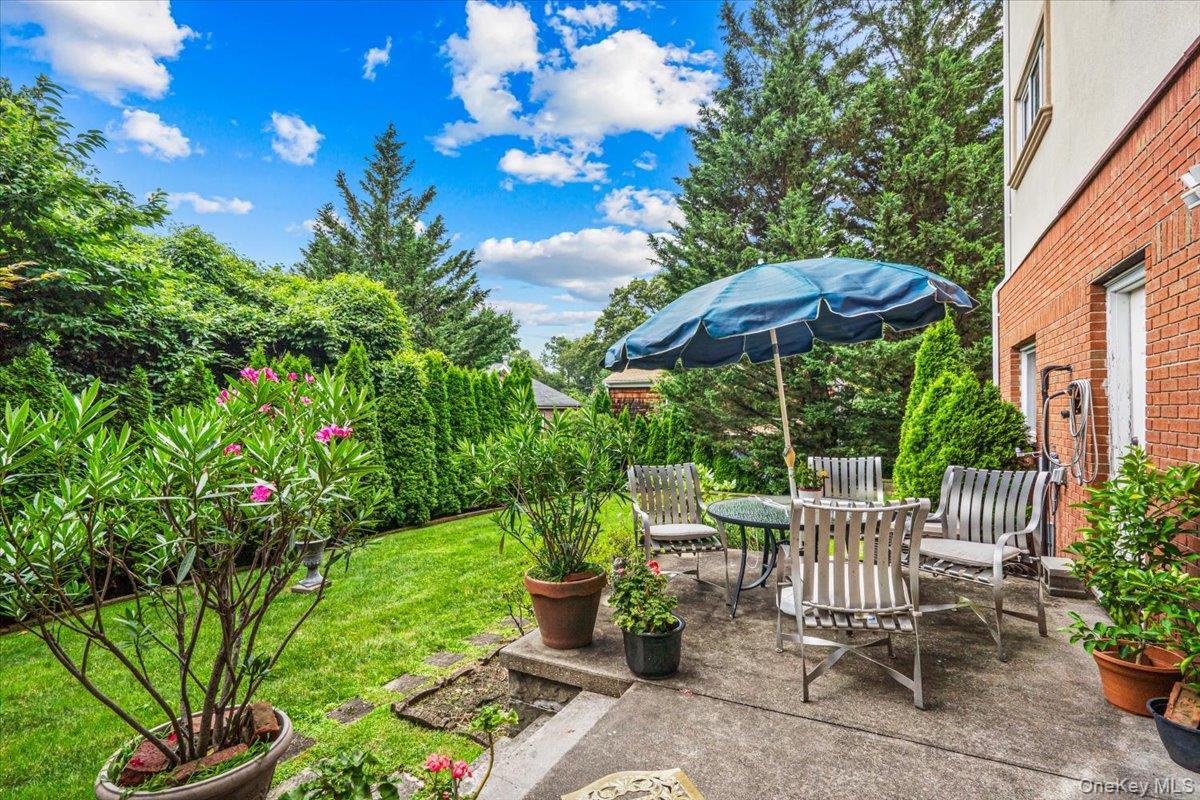Single Family Hillcrest Avenue Queens, NY 11363, MLS-1032539-30