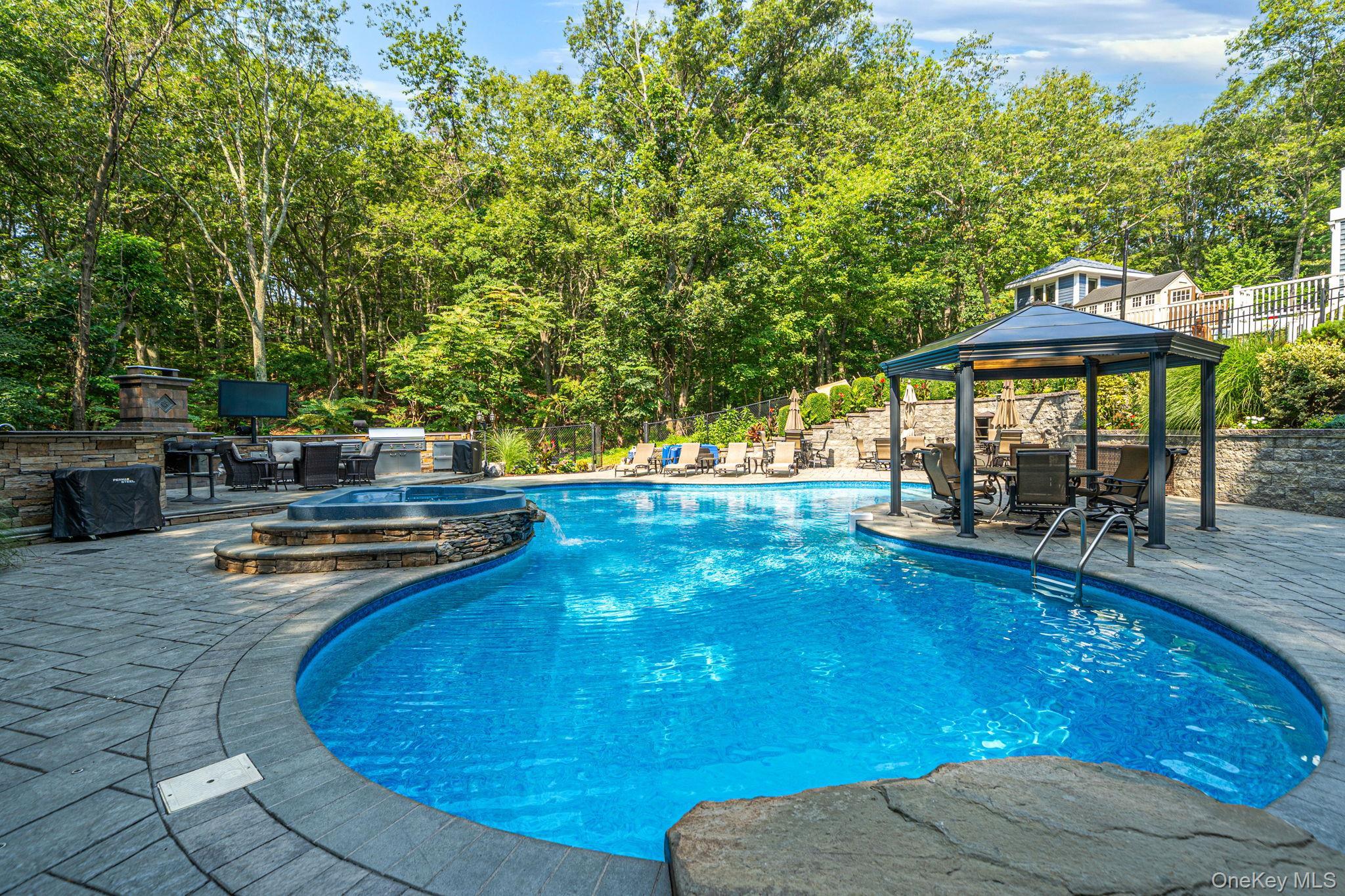 Single Family Old Homestead Road  Suffolk County, NY 11777, MLS-1032540-25