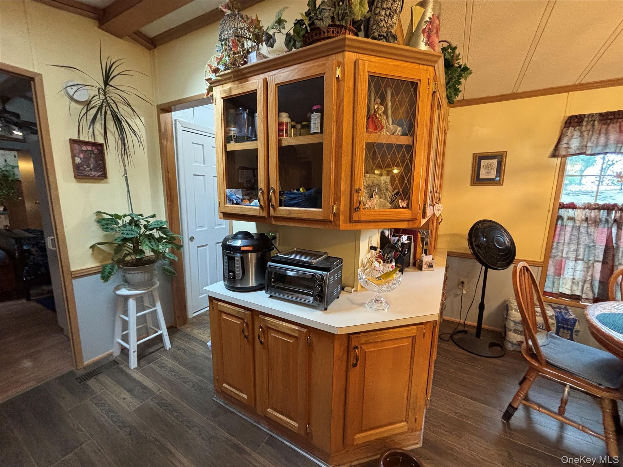 Single Family Old Country Road Suffolk County, NY 11901, MLS-1032547-16