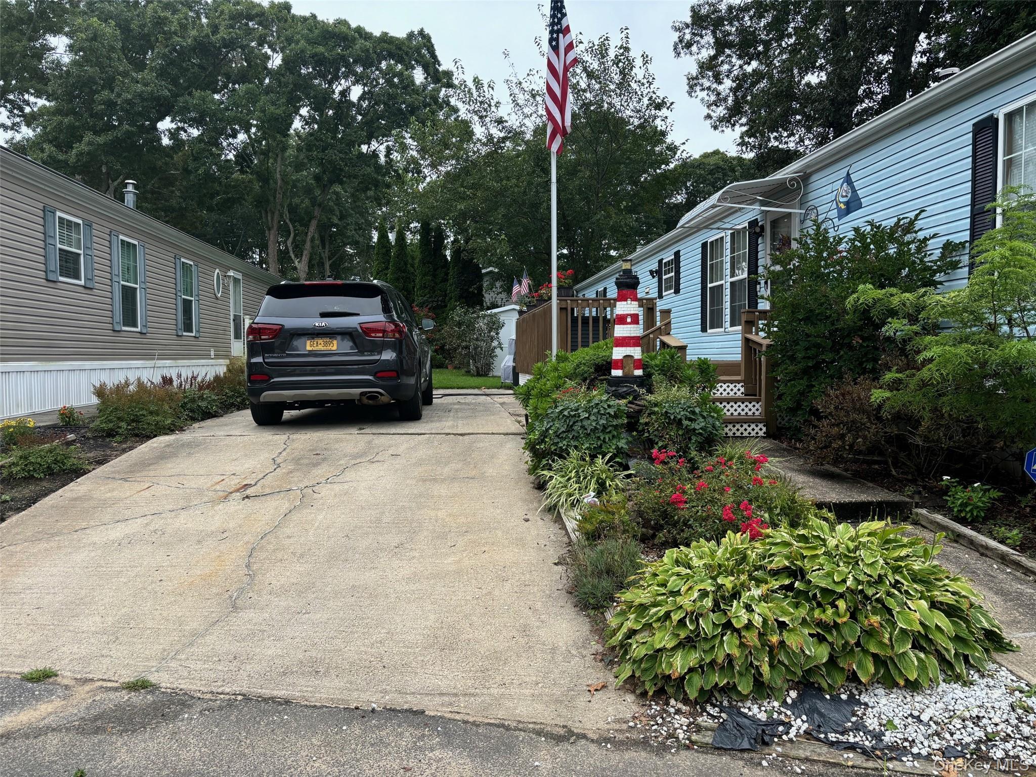 Single Family Old Country Road Suffolk County, NY 11901, MLS-1032547-2