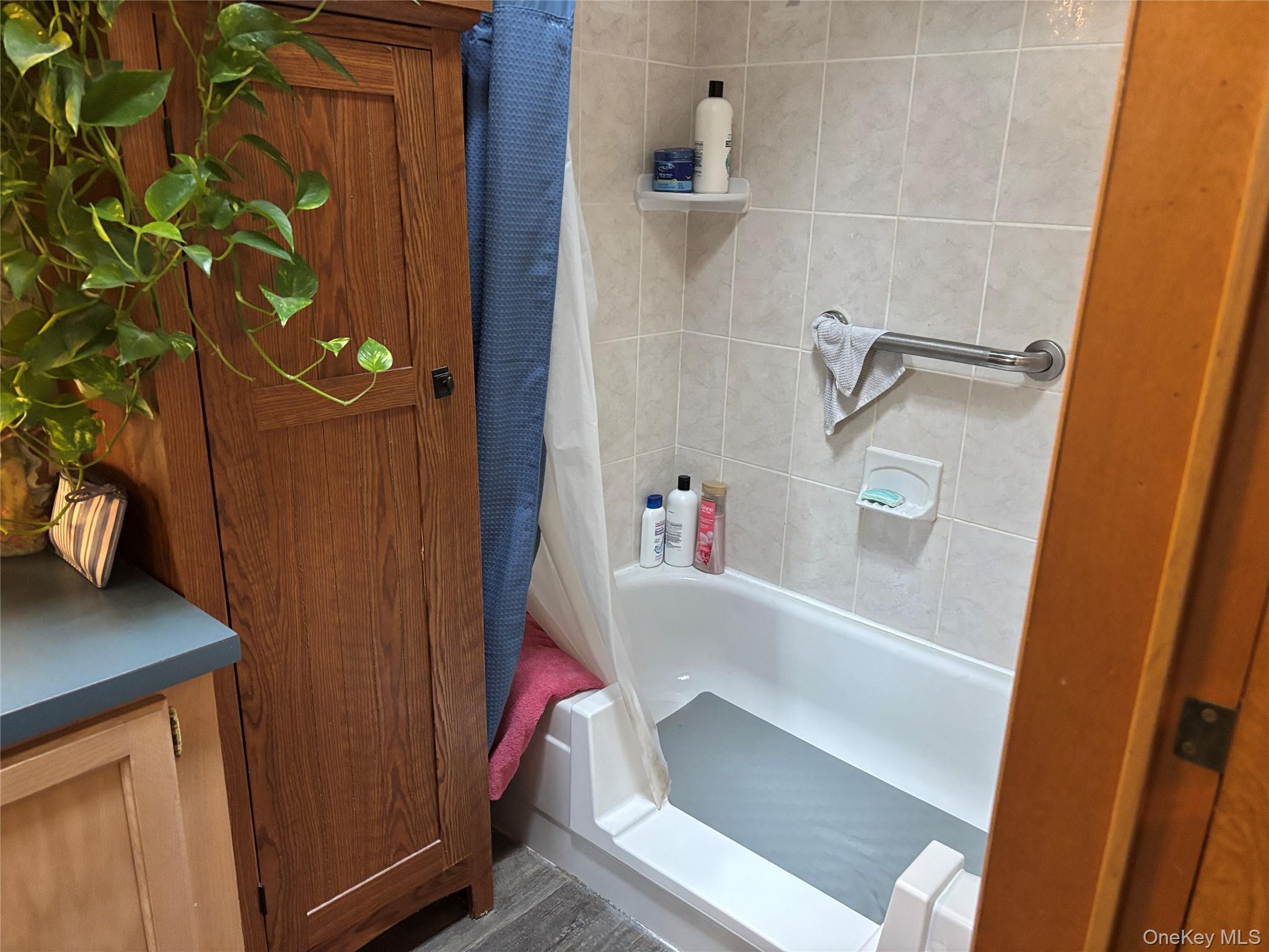Single Family Old Country Road Suffolk County, NY 11901, MLS-1032547-31