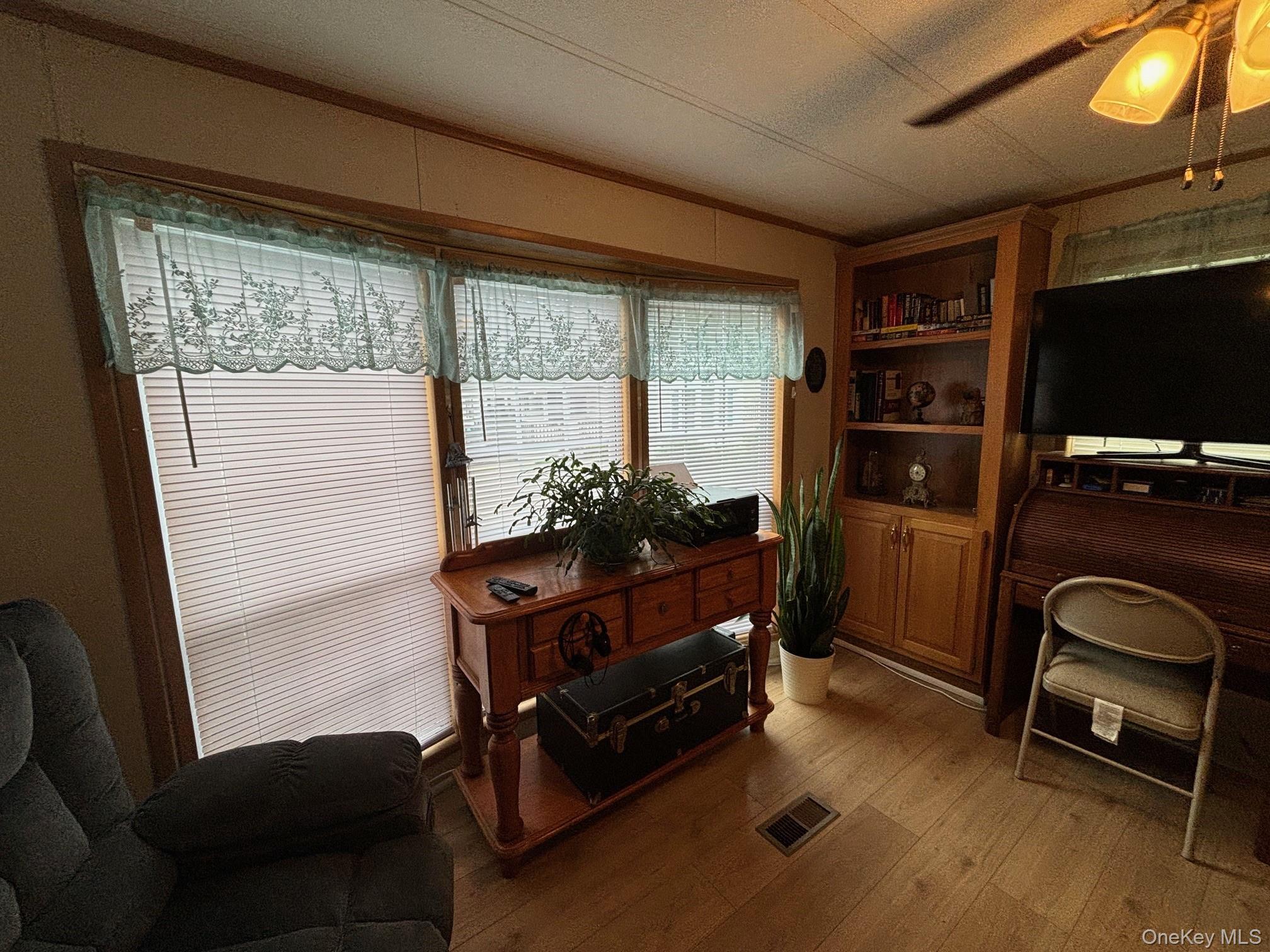 Single Family Old Country Road Suffolk County, NY 11901, MLS-1032547-40