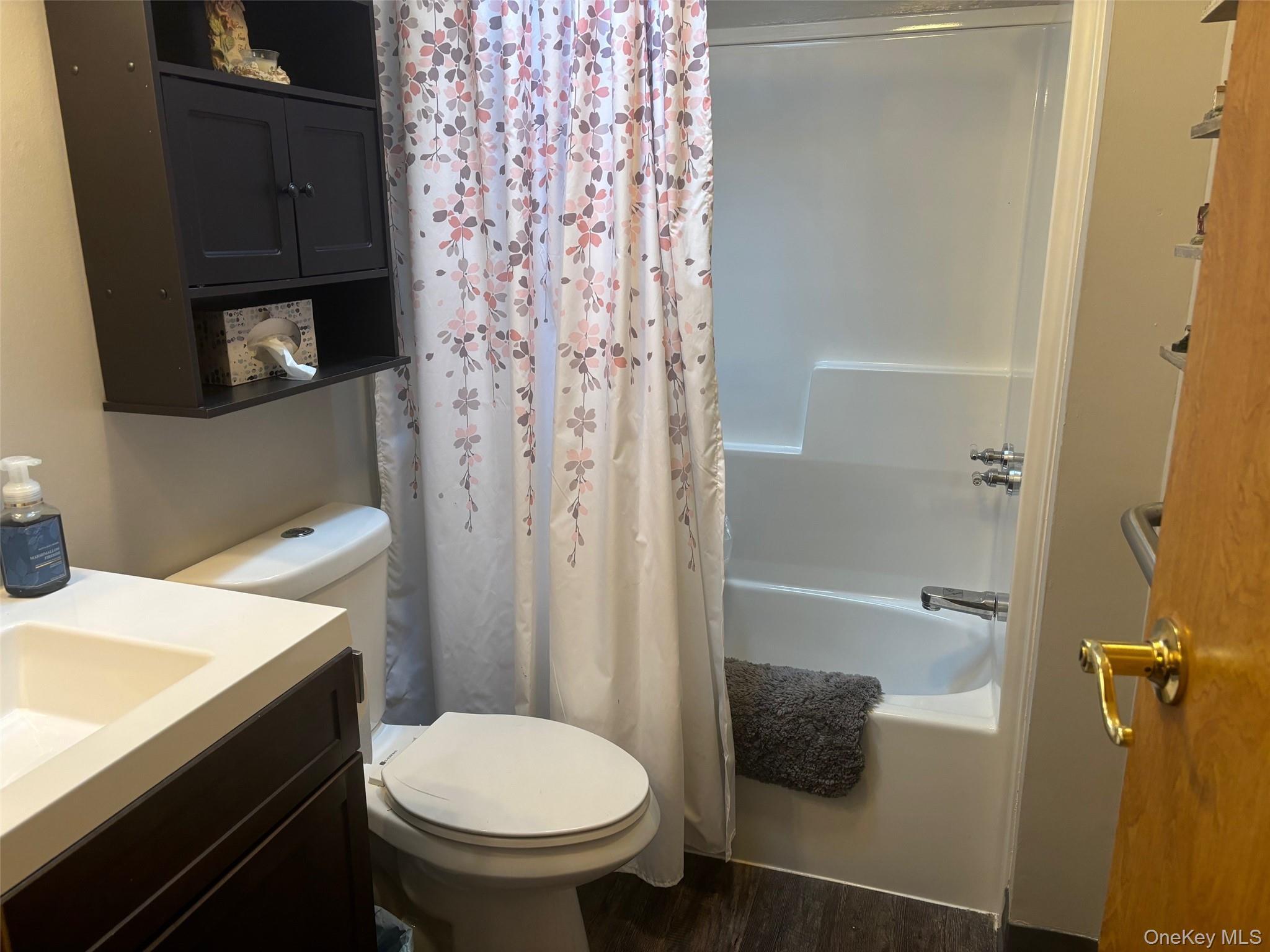 Single Family Old Country Road Suffolk County, NY 11901, MLS-1032547-41