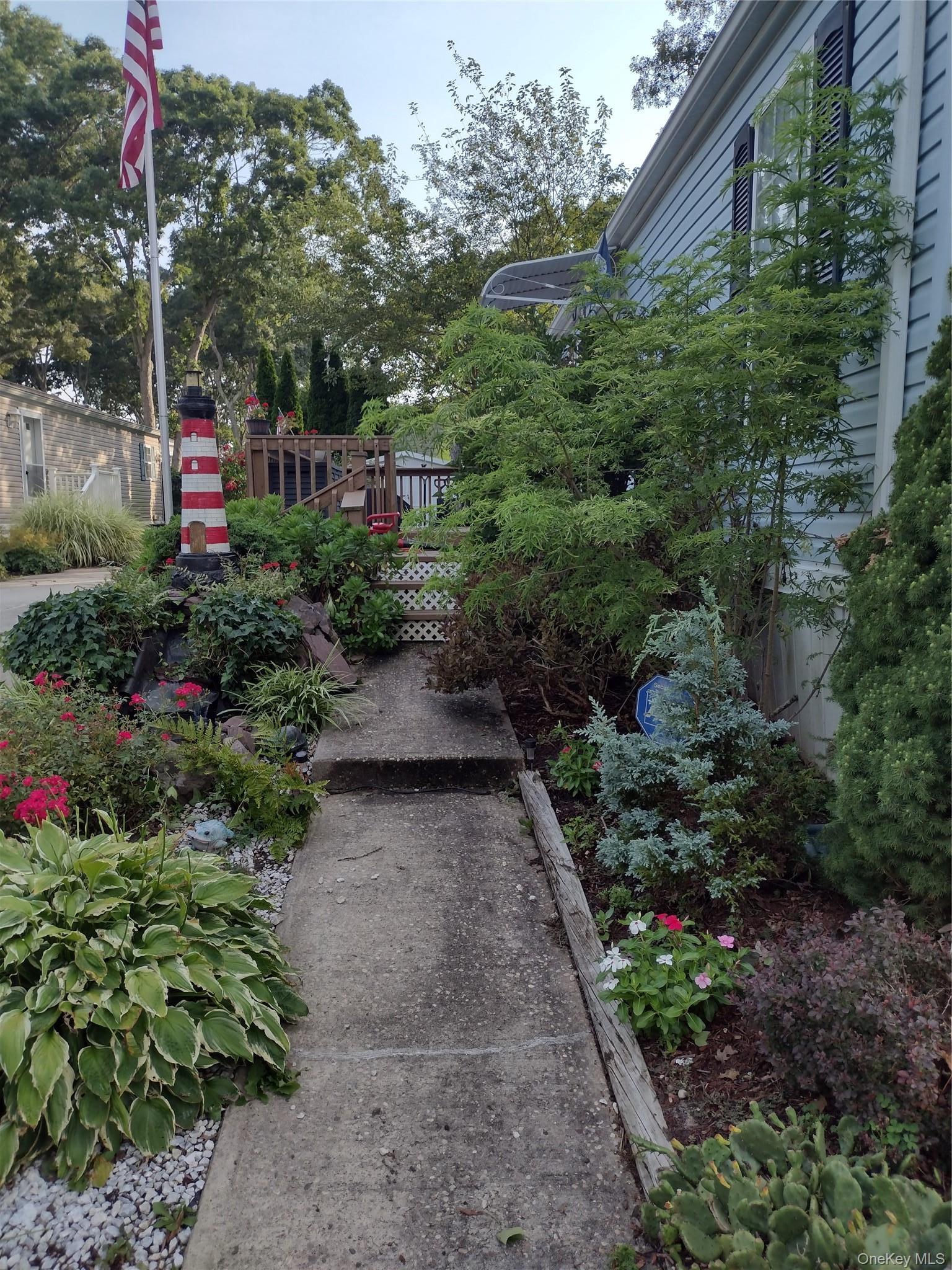 Single Family Old Country Road  Suffolk County, NY 11901, MLS-1032547-46