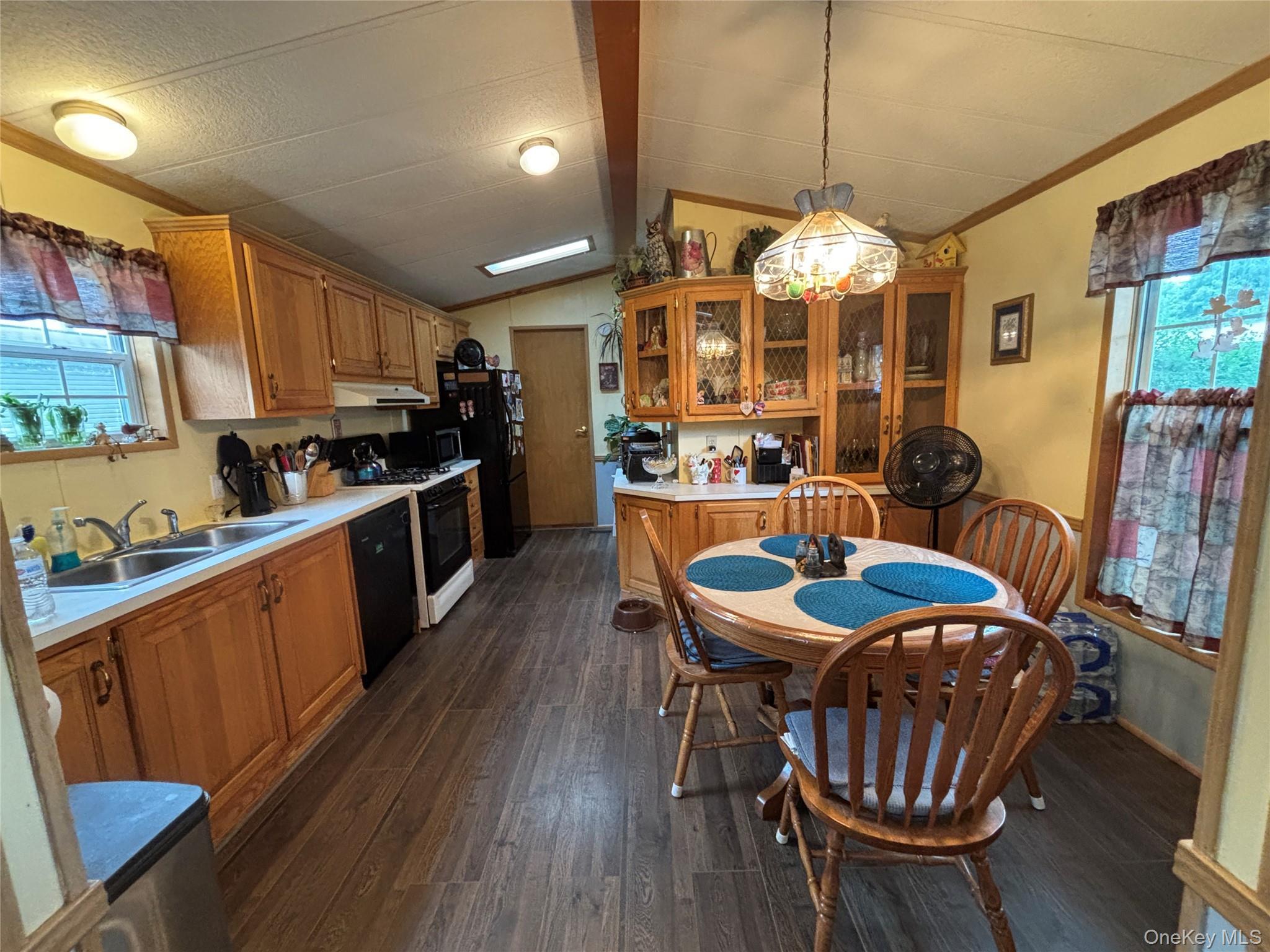 Single Family Old Country Road Suffolk County, NY 11901, MLS-1032547-9