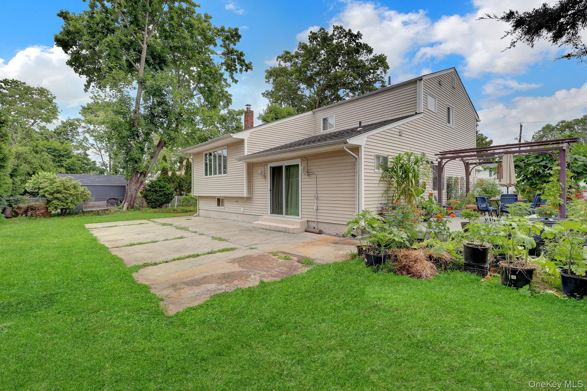 Single Family W 12th Street  Suffolk County, NY 11729, MLS-1032571-32