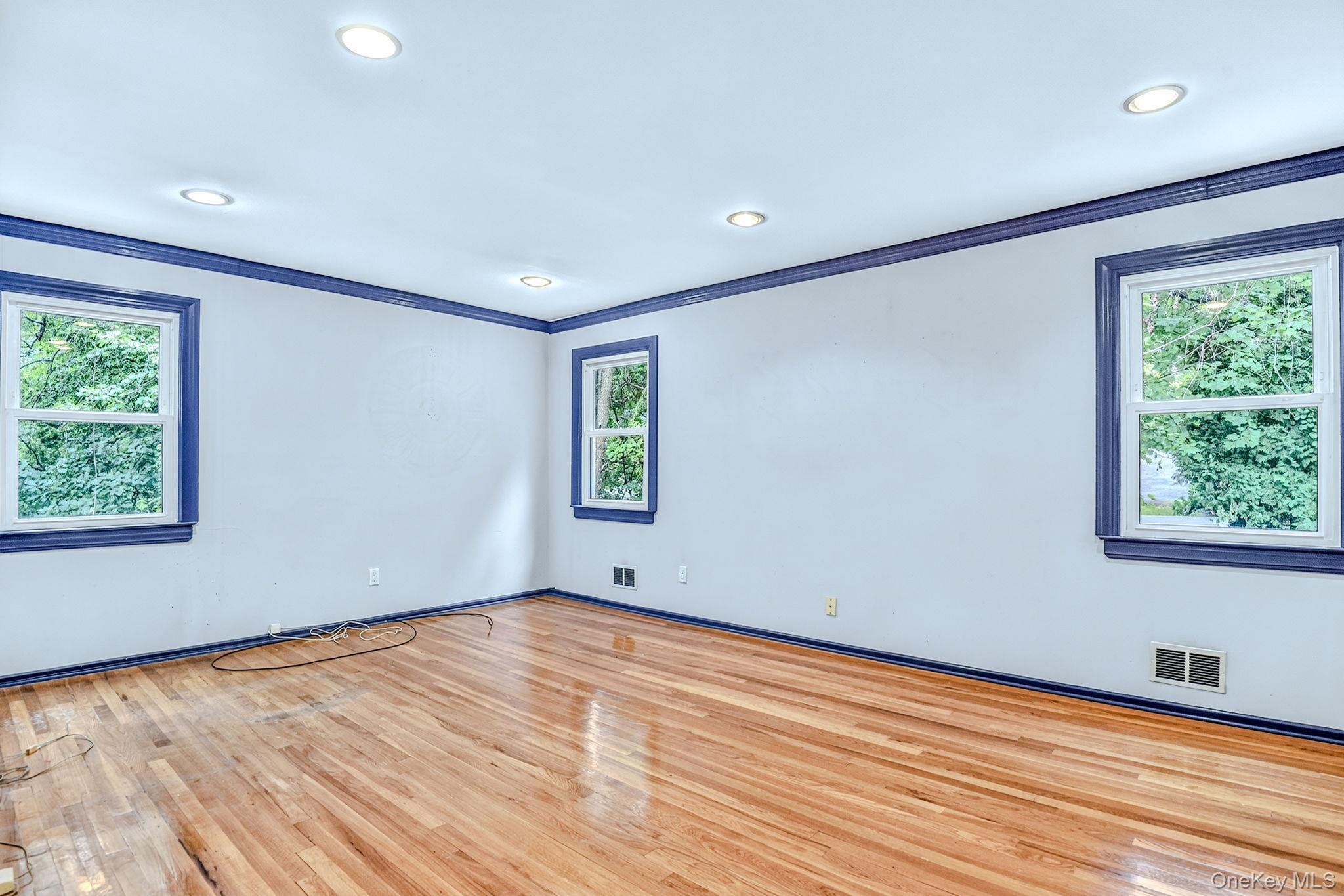 Single Family Gates Place Rockland County, NY 10983, MLS-1032583-16