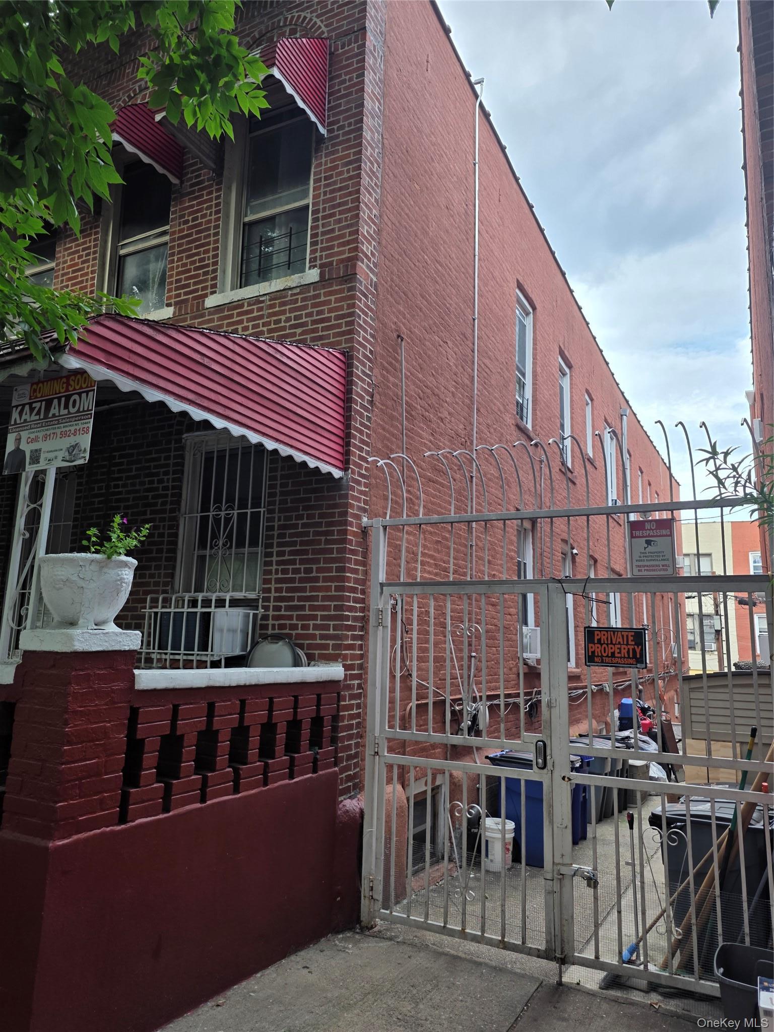 Single Family Croes Avenue Bronx, NY 10472, MLS-1032585-2