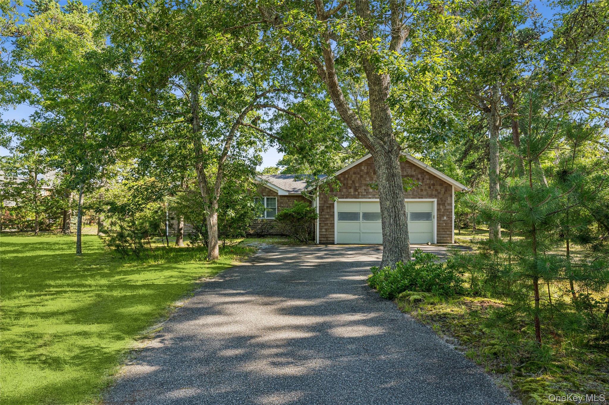 Single Family Bay Avenue E Suffolk County, NY 11946, MLS-1032587-4