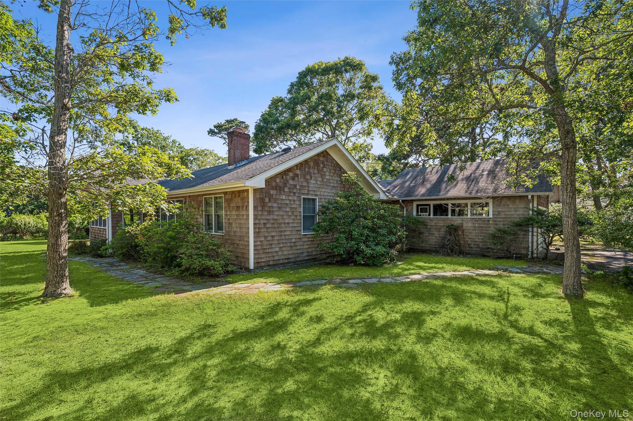 Single Family Bay Avenue E Suffolk County, NY 11946, MLS-1032587-5