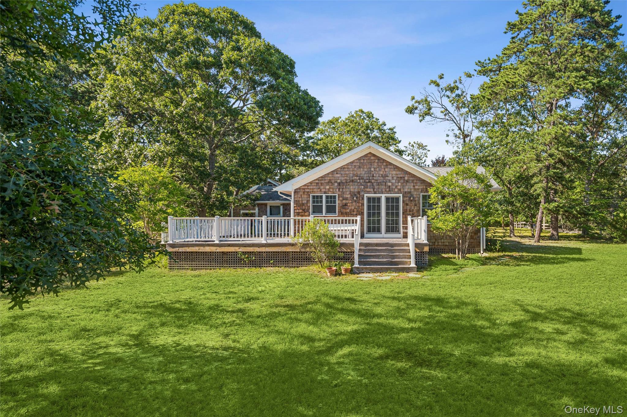 Single Family Bay Avenue E Suffolk County, NY 11946, MLS-1032587-7