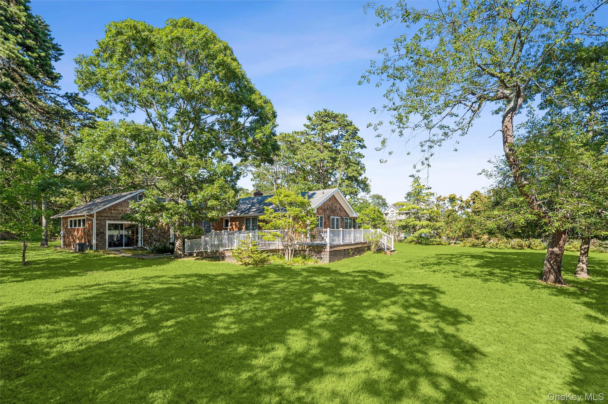 Single Family Bay Avenue E Suffolk County, NY 11946, MLS-1032587-8