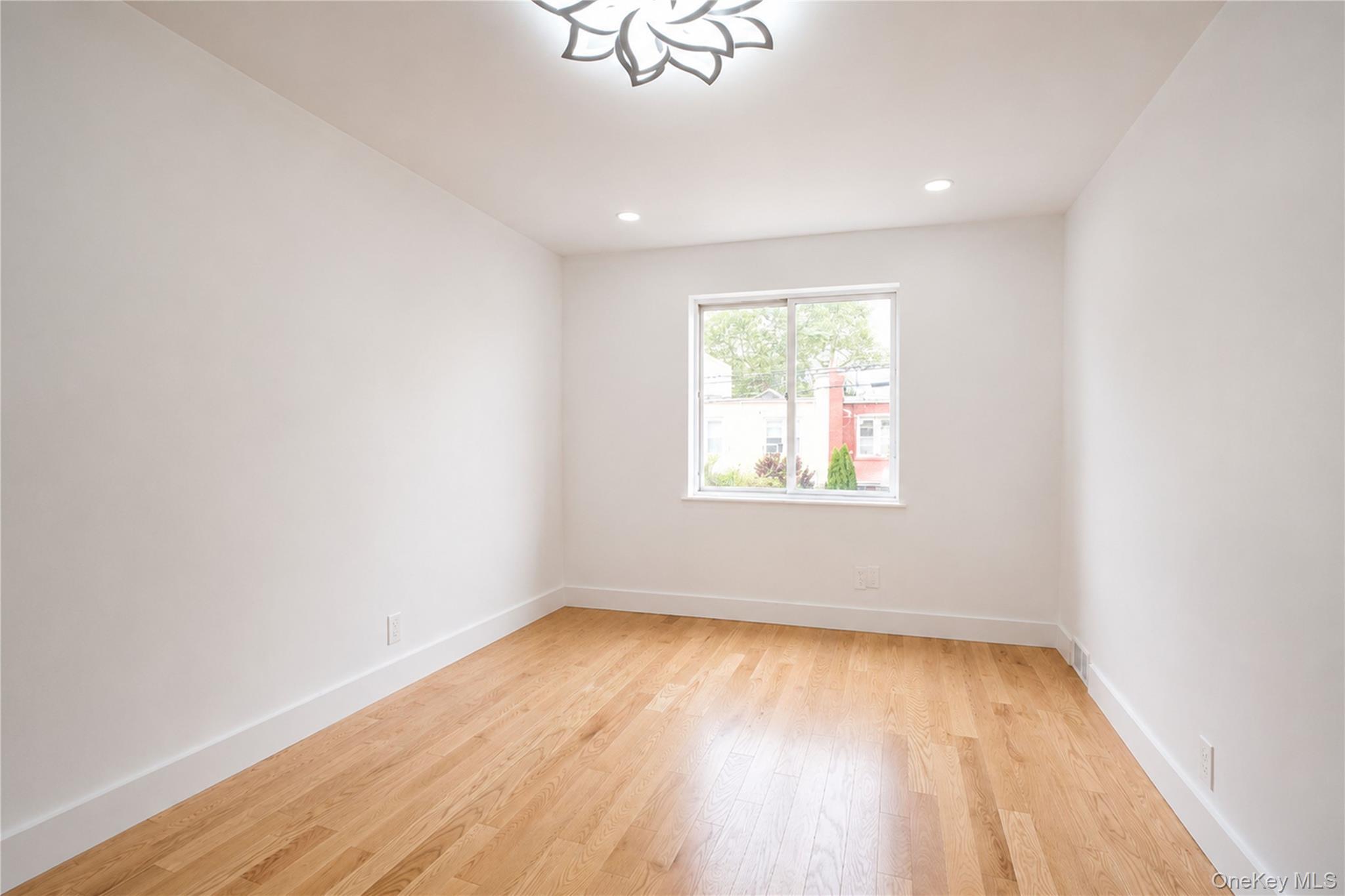 Single Family E 52nd Street Brooklyn, NY 11234, MLS-1032603-12