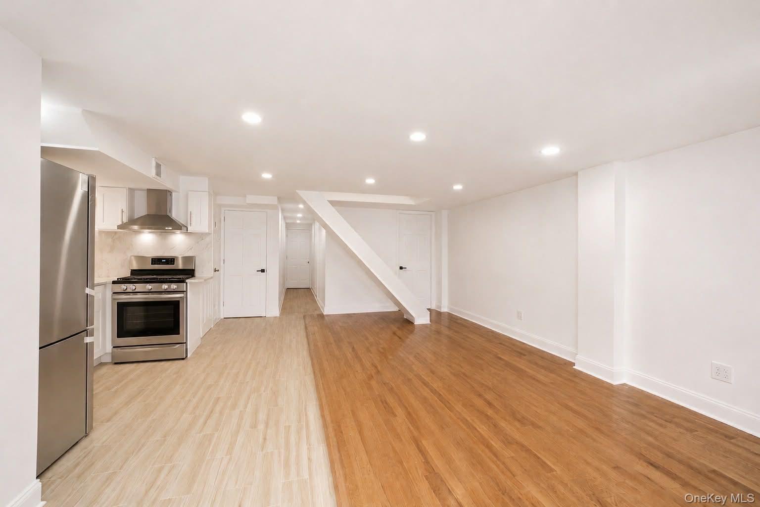 Single Family E 52nd Street Brooklyn, NY 11234, MLS-1032603-16