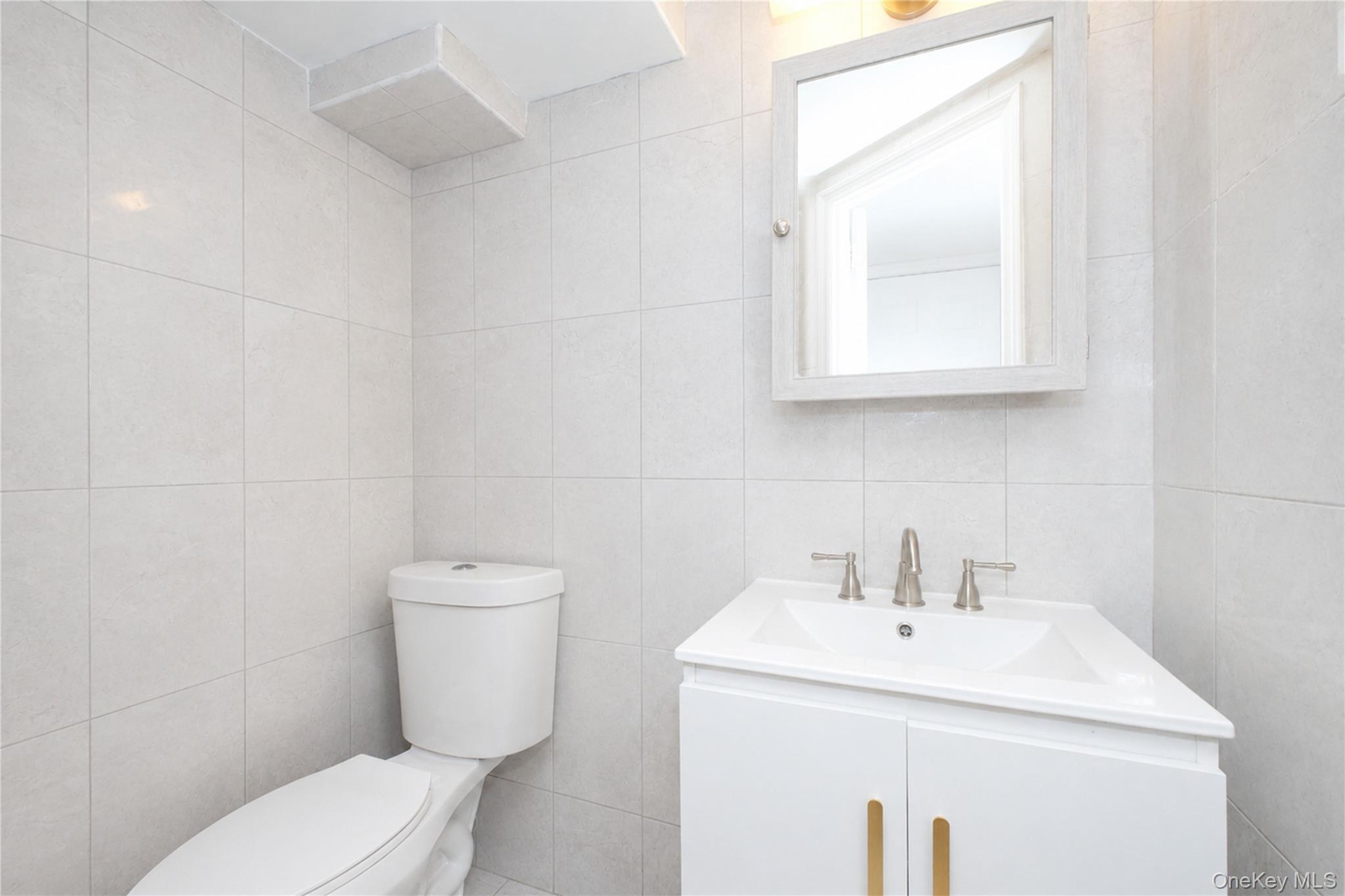 Single Family E 52nd Street Brooklyn, NY 11234, MLS-1032603-21