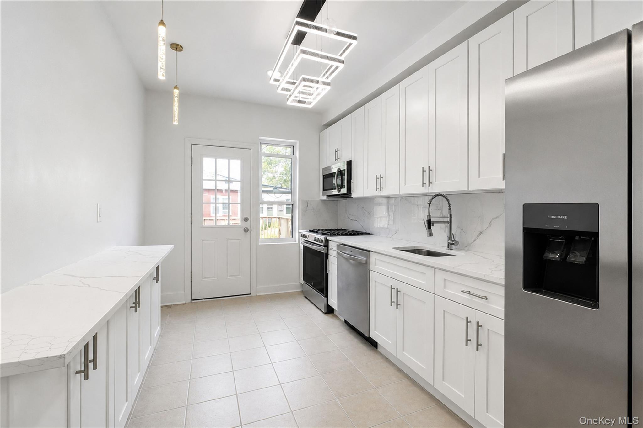 Single Family E 52nd Street Brooklyn, NY 11234, MLS-1032603-4