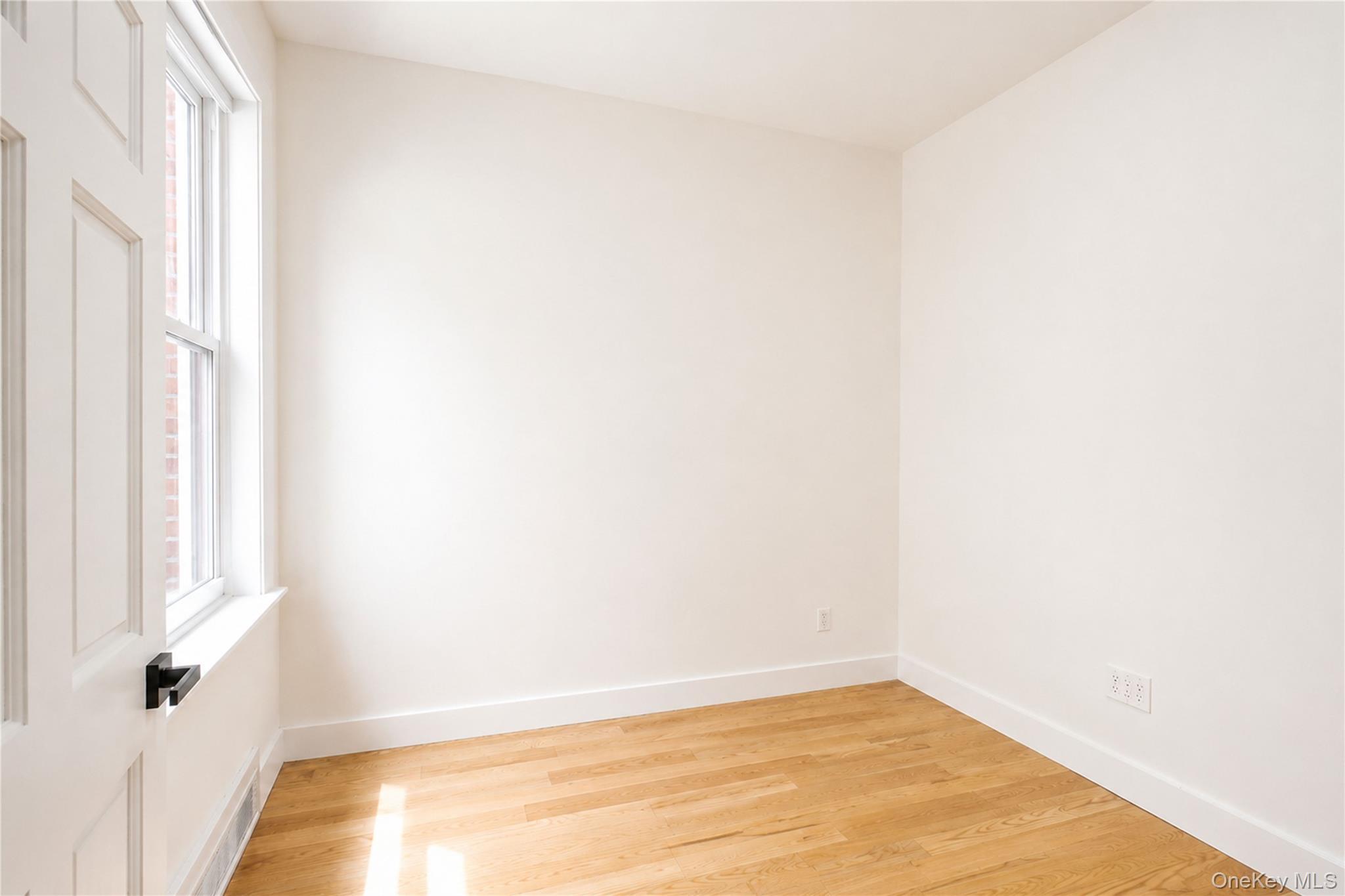 Single Family E 52nd Street Brooklyn, NY 11234, MLS-1032603-8