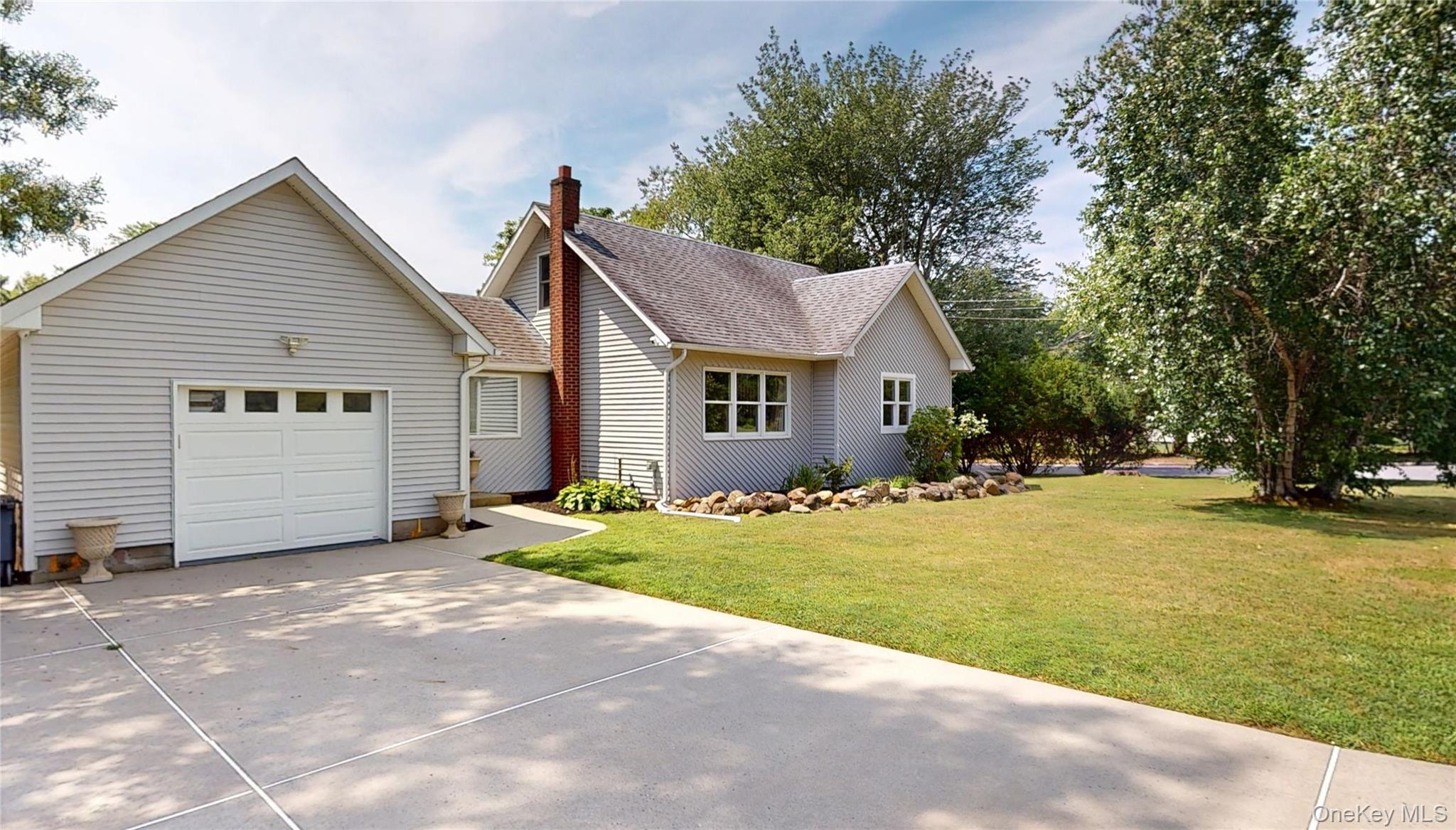 Single Family Miller Avenue  Suffolk County, NY 11940, MLS-1032615-2