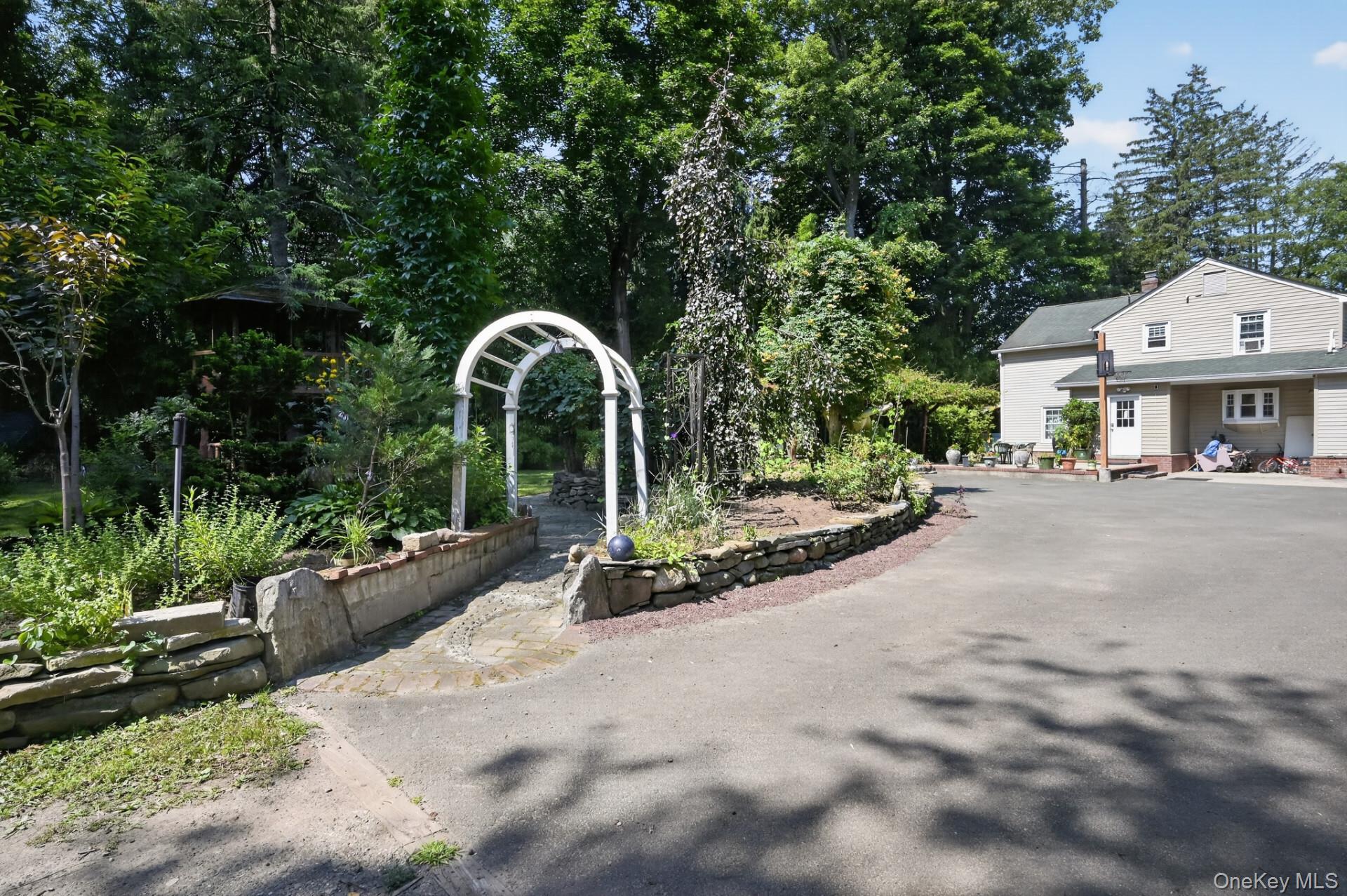 Single Family Western Highway  Rockland County, NY 10913, MLS-1032617-16
