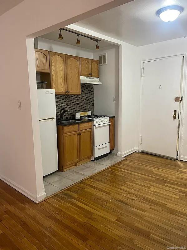 Apartment Yellowstone Boulevard  Queens, NY 11375, MLS-1032621-3