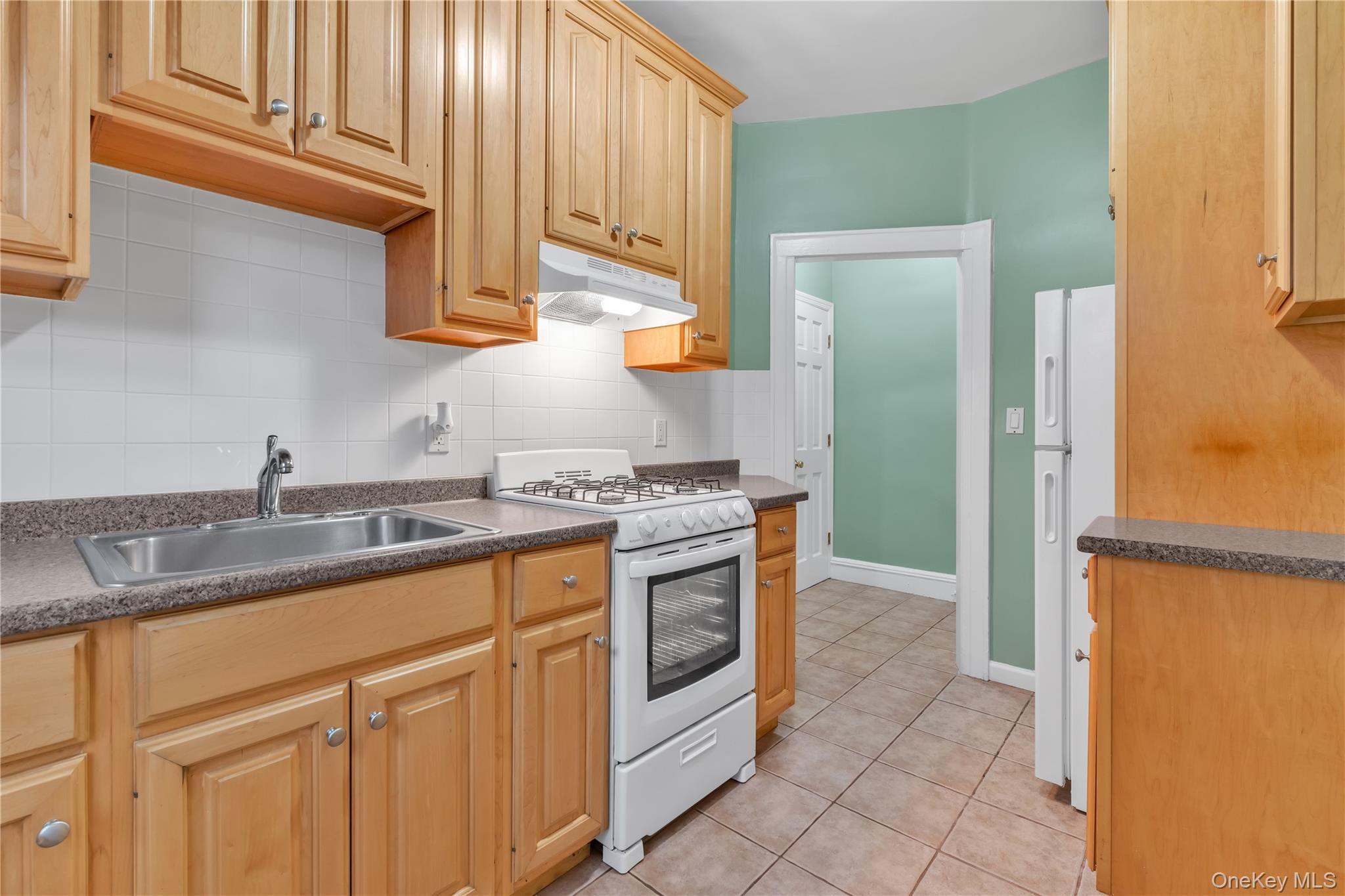 Single Family Jericho Turnpike  Nassau County, NY 11001, MLS-1032624-12