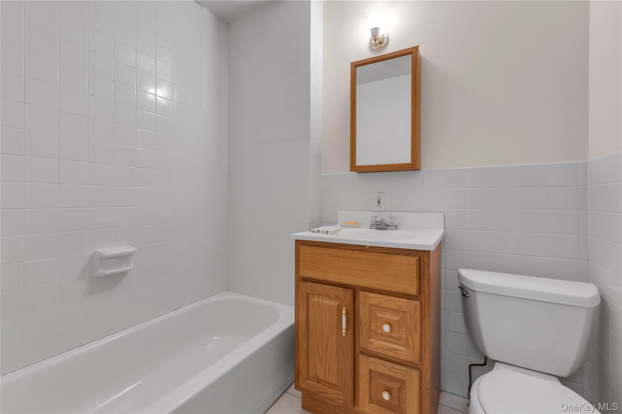 Single Family Jericho Turnpike  Nassau County, NY 11001, MLS-1032624-8