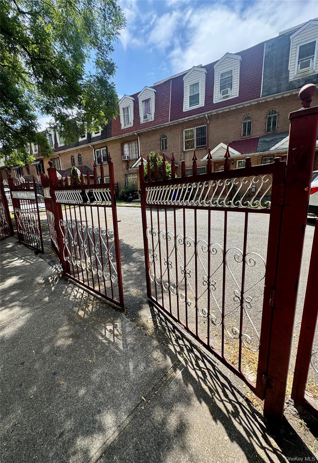 Single Family E 184th Street  Bronx, NY 10458, MLS-1032627-16