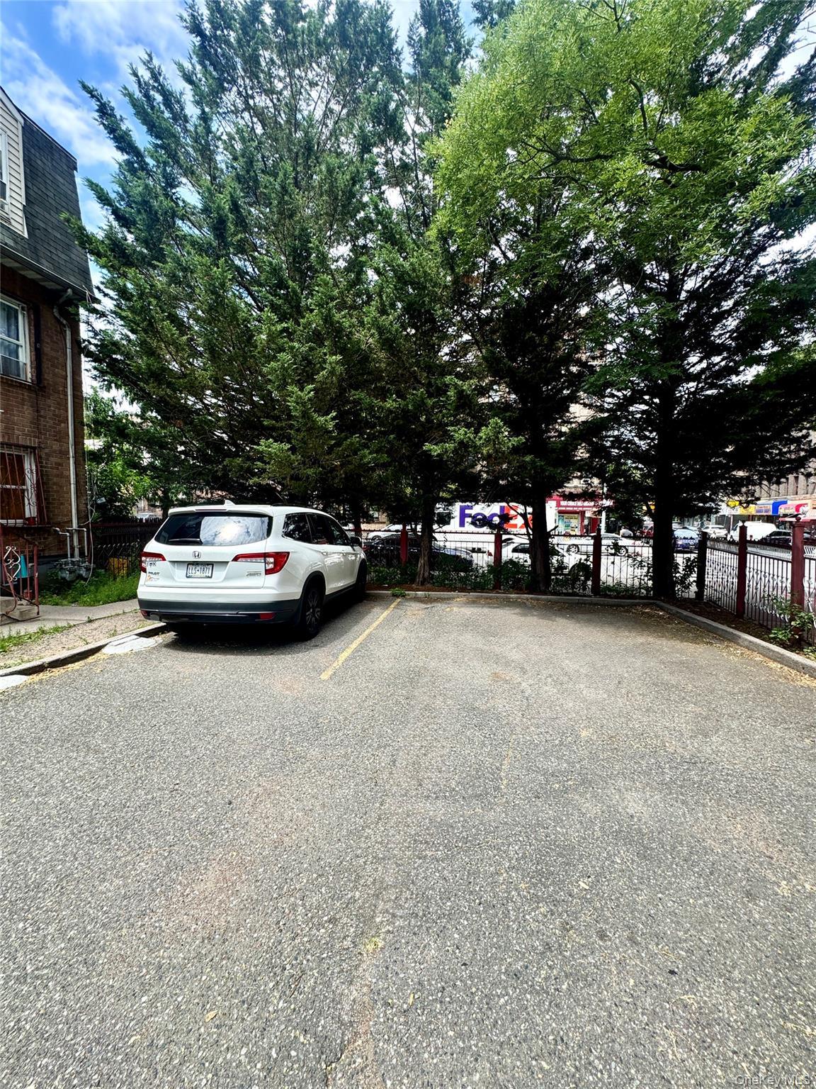 Single Family E 184th Street Bronx, NY 10458, MLS-1032627-4