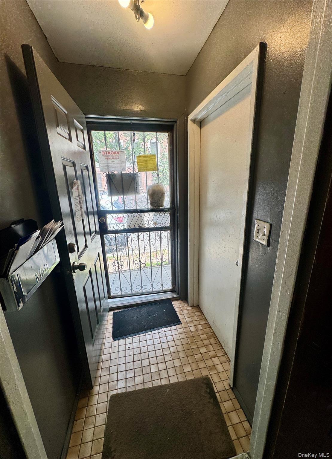 Single Family E 184th Street Bronx, NY 10458, MLS-1032627-6