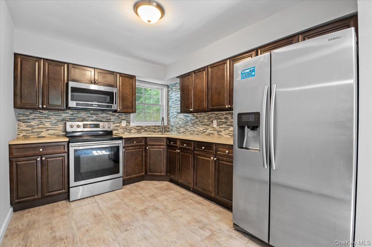 Single Family Connetquot Avenue Suffolk County, NY 11722, MLS-1032632-16