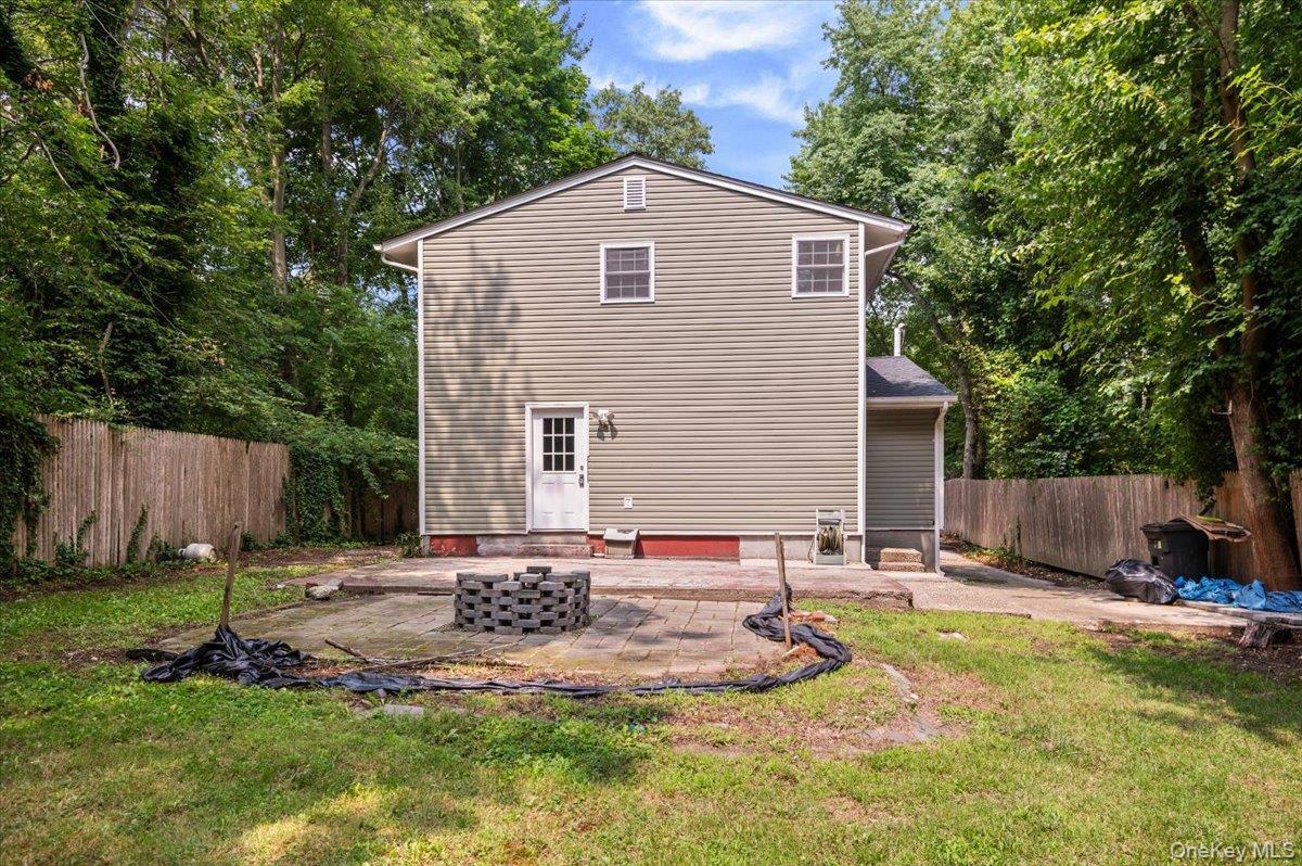 Single Family Connetquot Avenue Suffolk County, NY 11722, MLS-1032632-27
