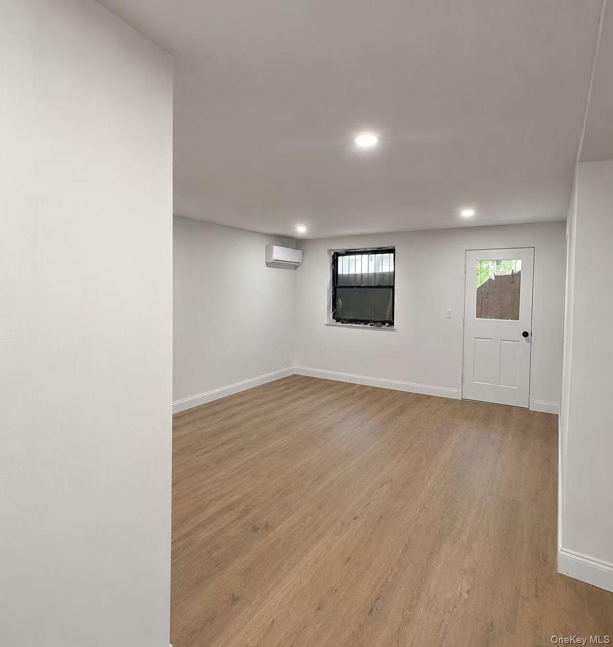 Single Family Lurting Avenue Bronx, NY 10469, MLS-1032653-15
