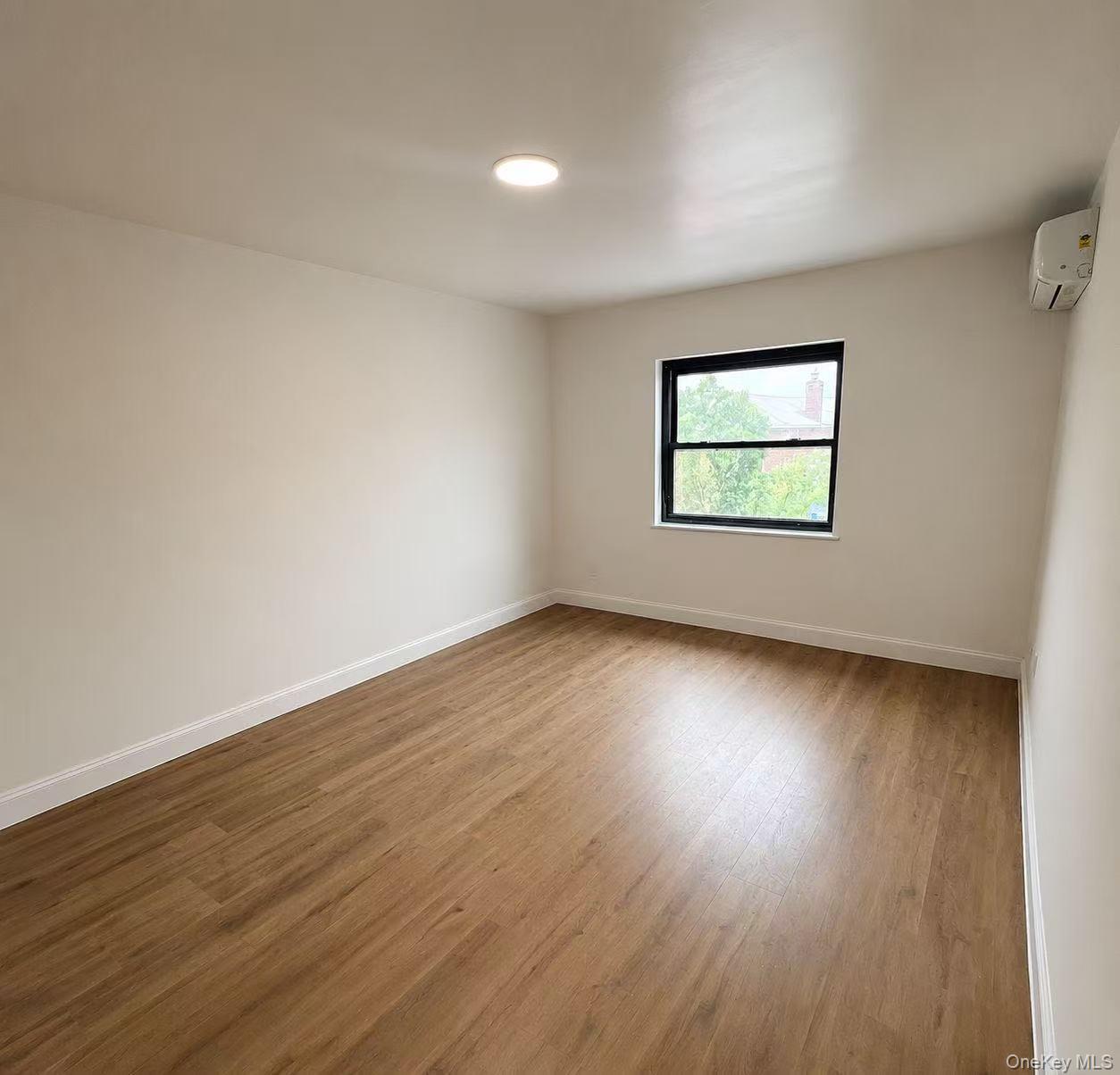 Single Family Lurting Avenue Bronx, NY 10469, MLS-1032653-5