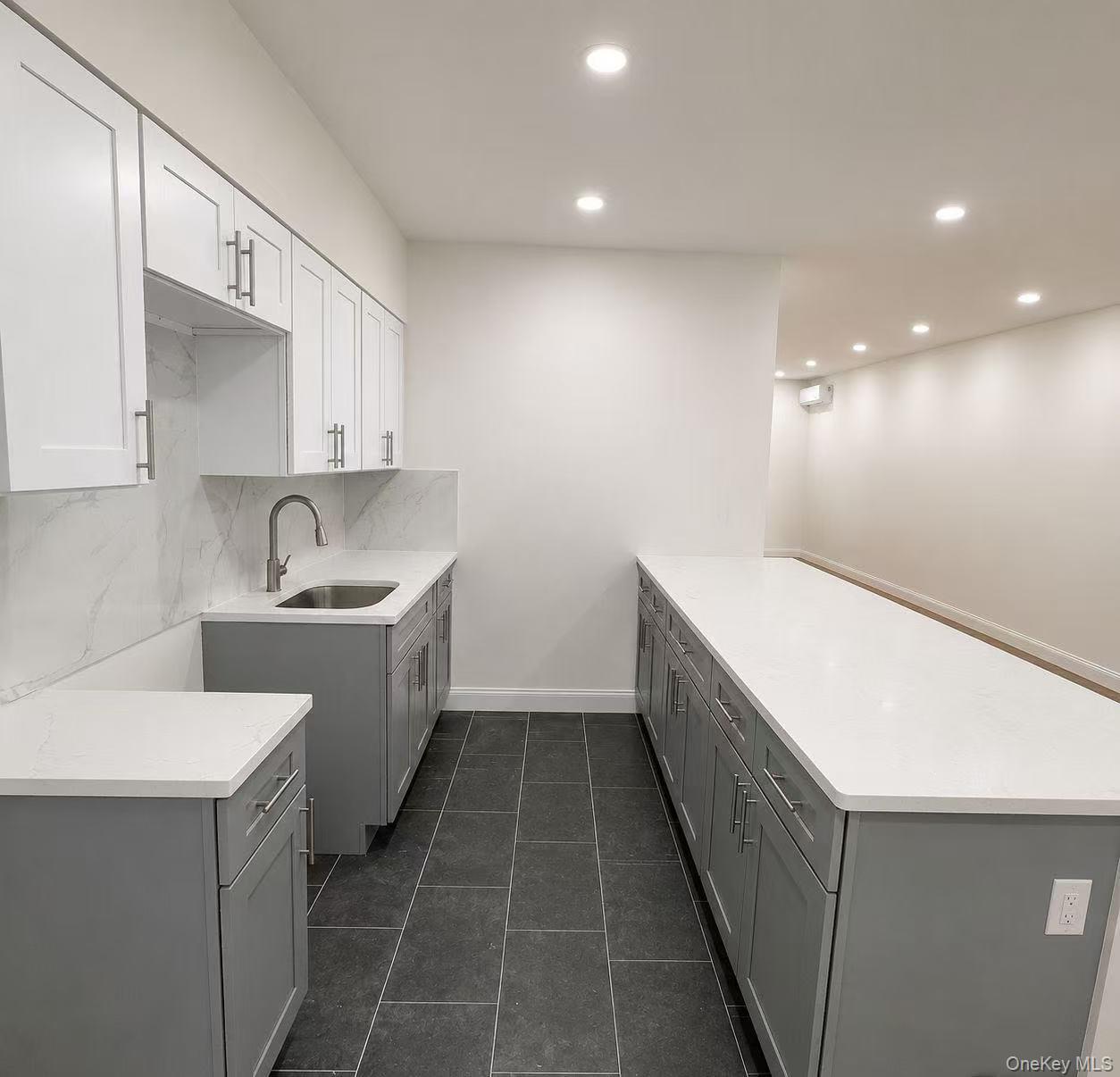 Single Family Lurting Avenue Bronx, NY 10469, MLS-1032653-7